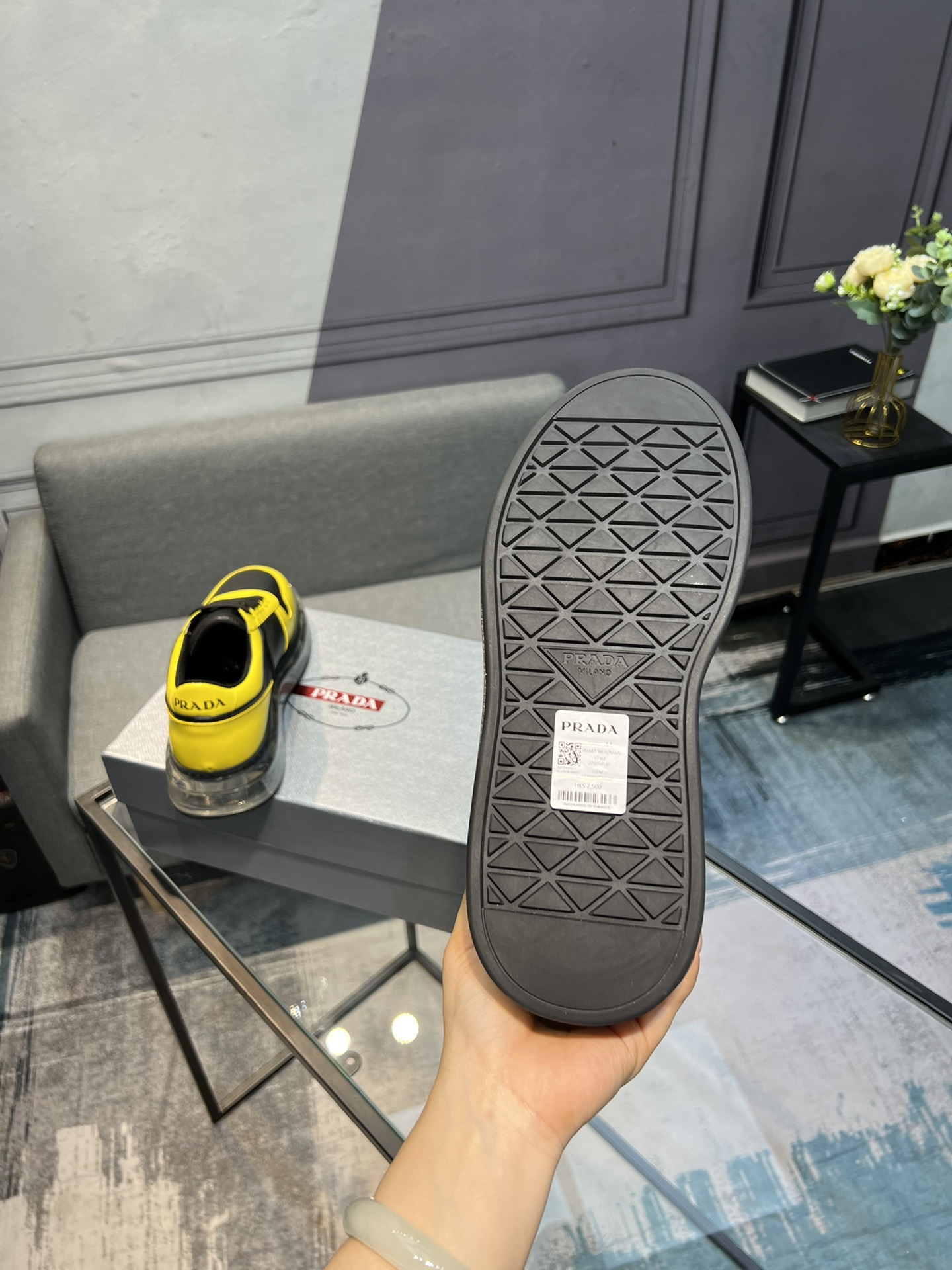 [PRADA] Prada - Calidad de gama alta - Parte superior: piel de becerro con abalorios de borde abiert