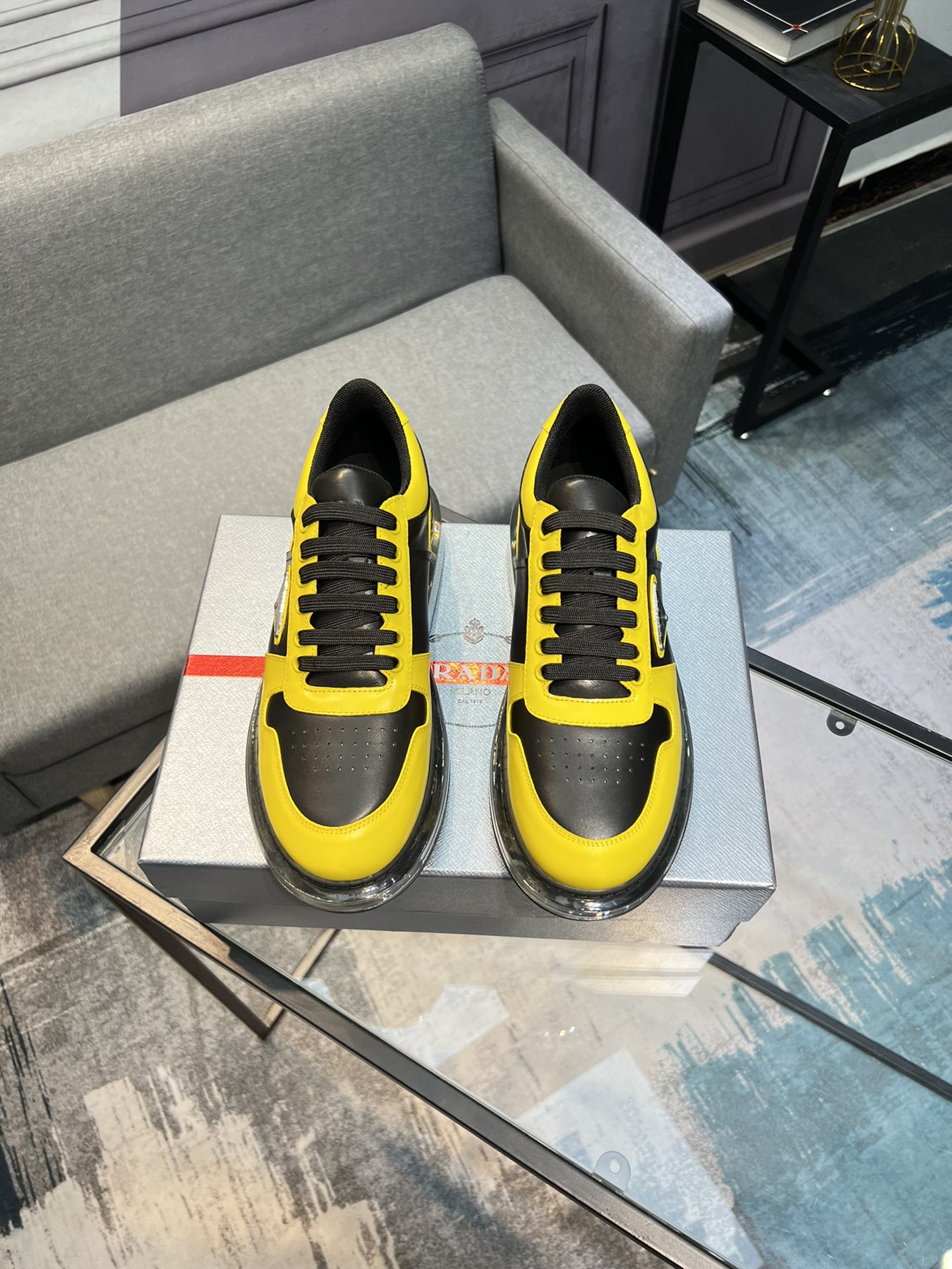 [PRADA] Prada - Calidad de gama alta - Parte superior: piel de becerro con abalorios de borde abiert