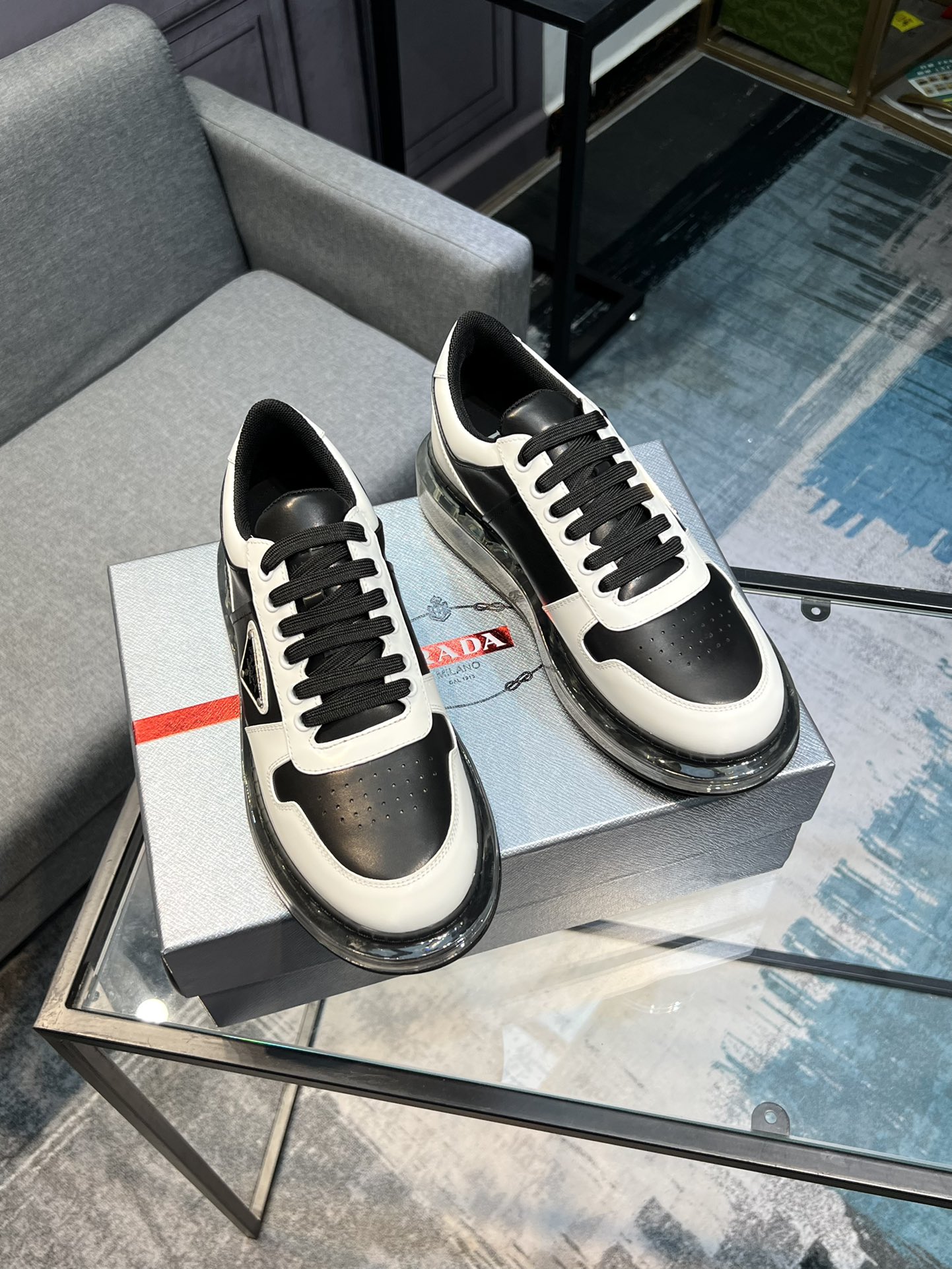 [PRADA] Prada - Calidad de gama alta - Parte superior: piel de becerro con abalorios de borde abiert