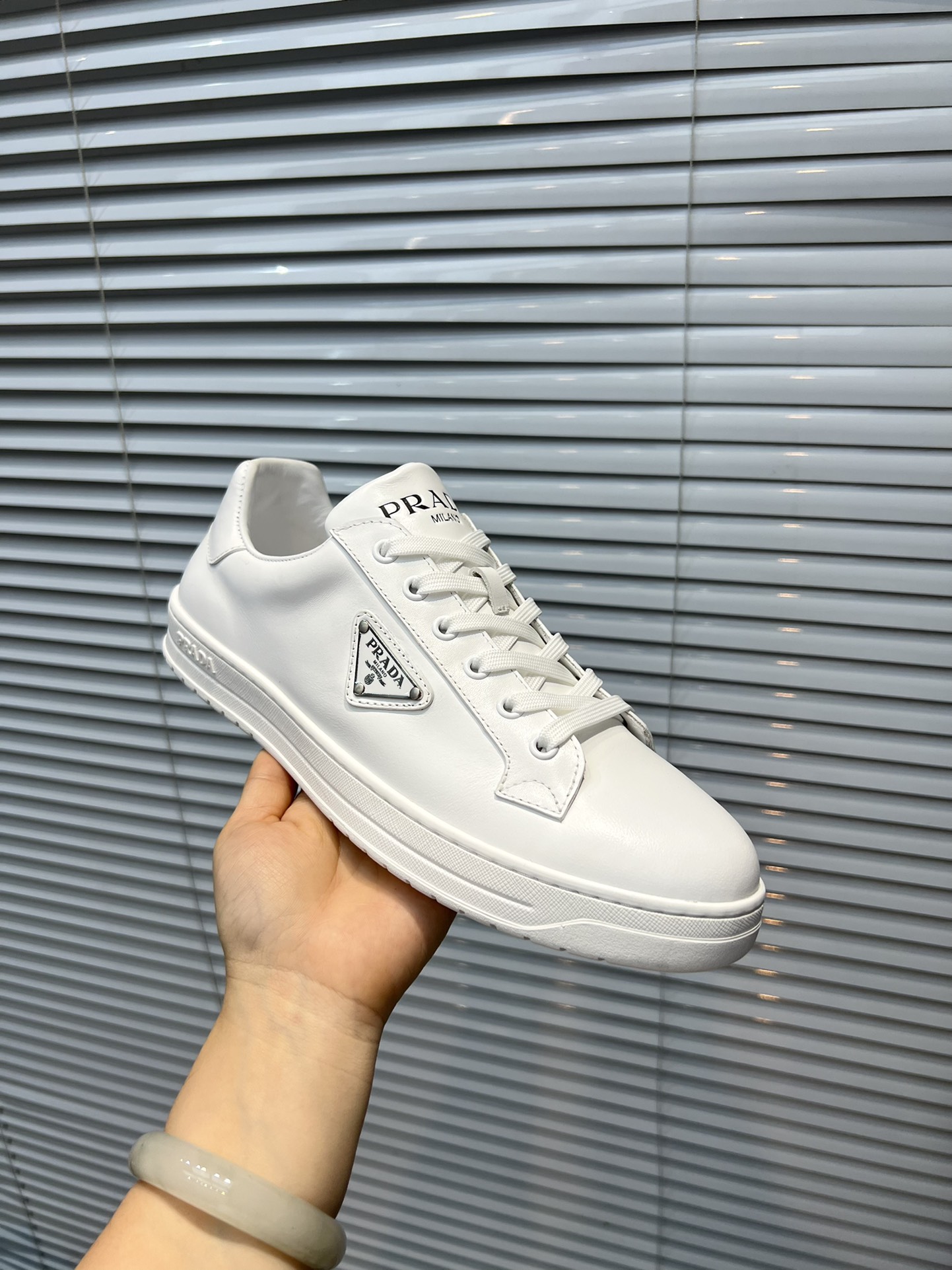 [PRADA Prada] zapatos de los hombres contra la explosión, la sincronización sitio web oficial, 1 env