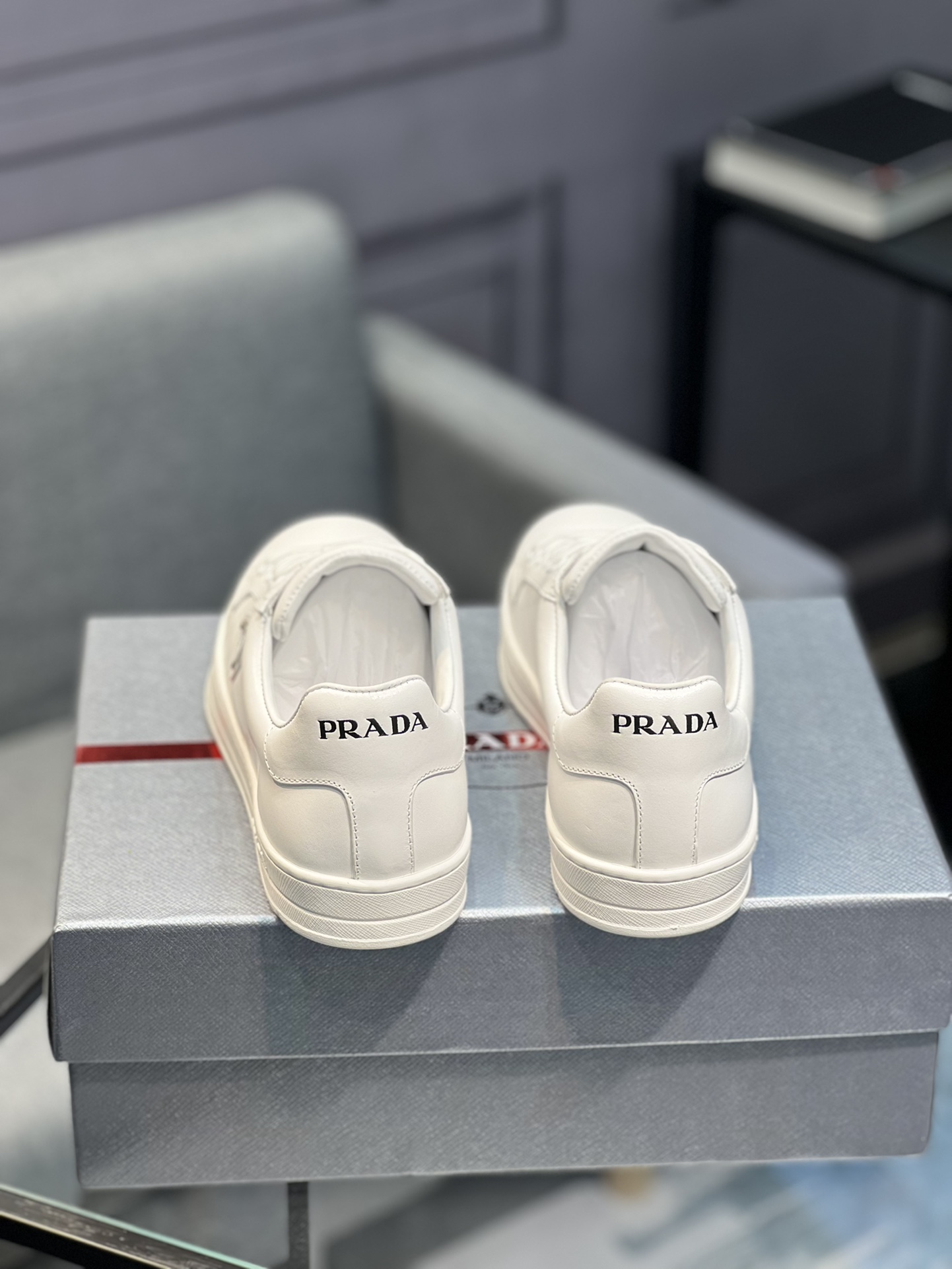 [PRADA Prada] zapatos de los hombres contra la explosión, la sincronización sitio web oficial, 1 env
