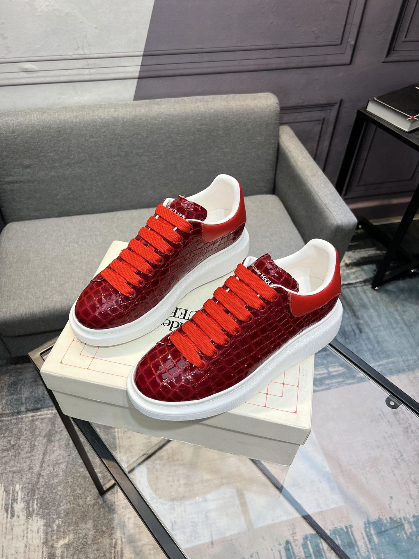 Alexander mcqueen / McQueen Classic estrella popping modelos cien zapatos blancos, original 1:1 répl
