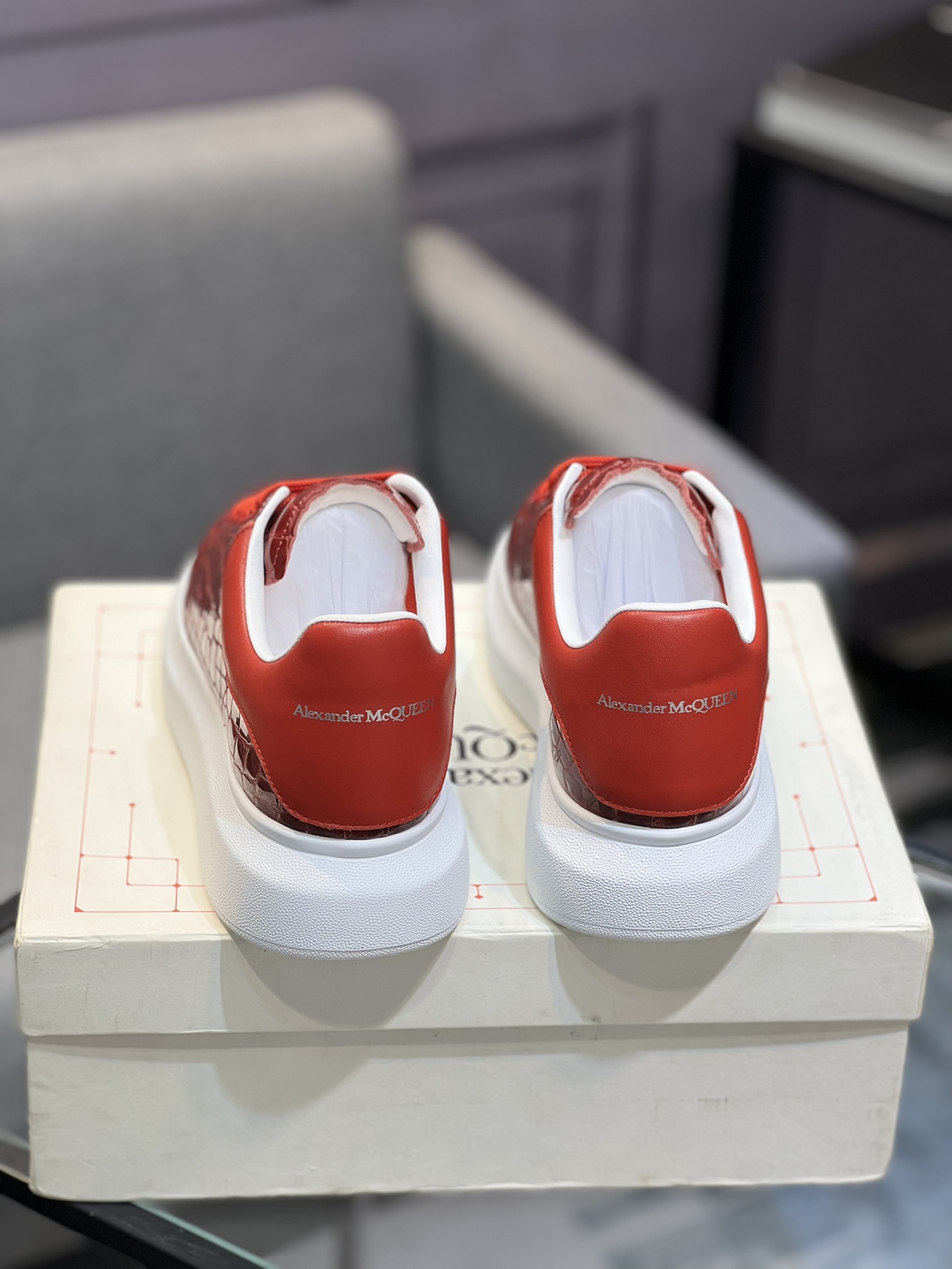 Alexander mcqueen / McQueen Classic estrella popping modelos cien zapatos blancos, original 1:1 répl