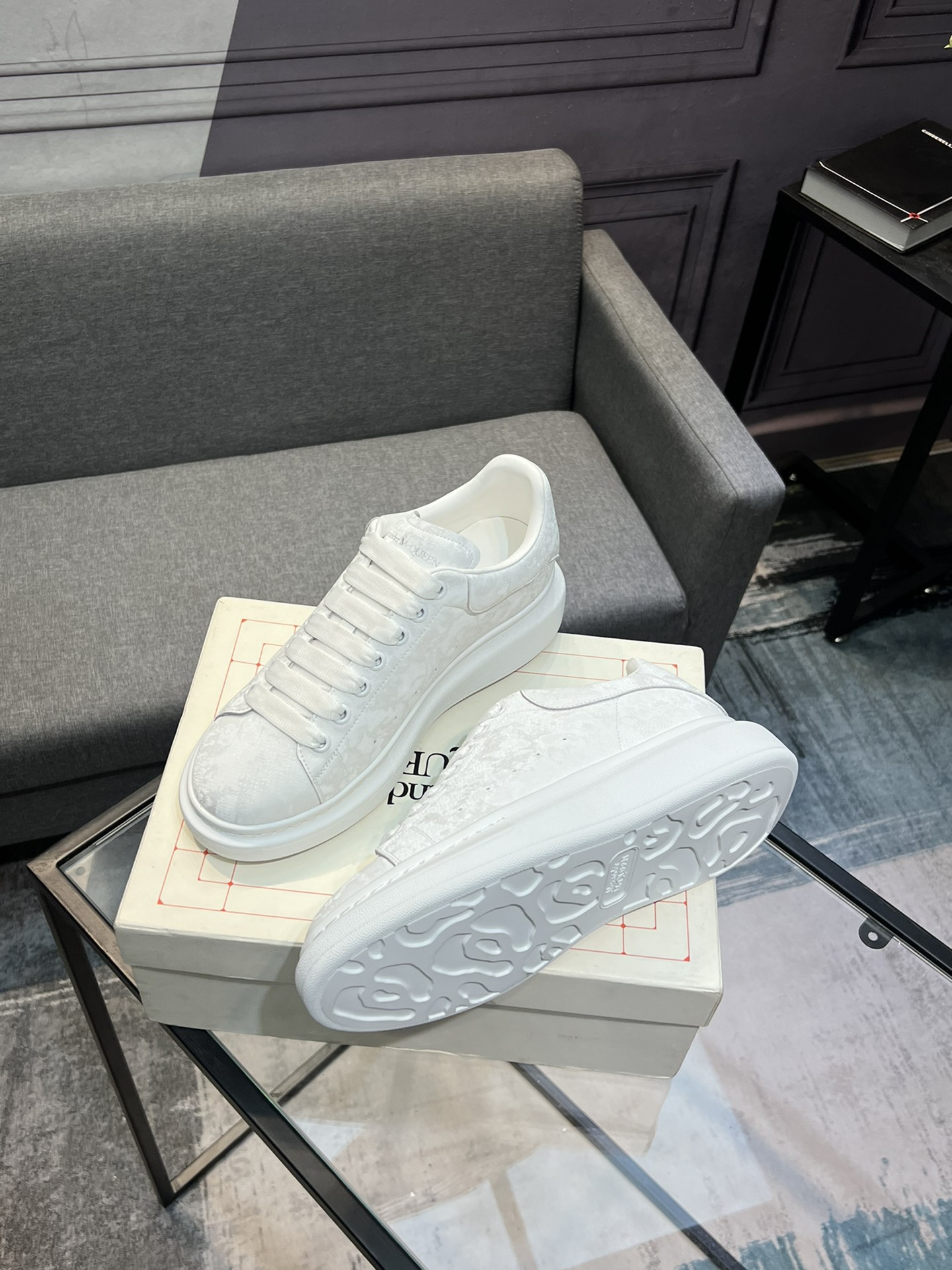 Alexander mcqueen / McQueen Classic estrella popping modelos cien zapatos blancos, original 1:1 répl