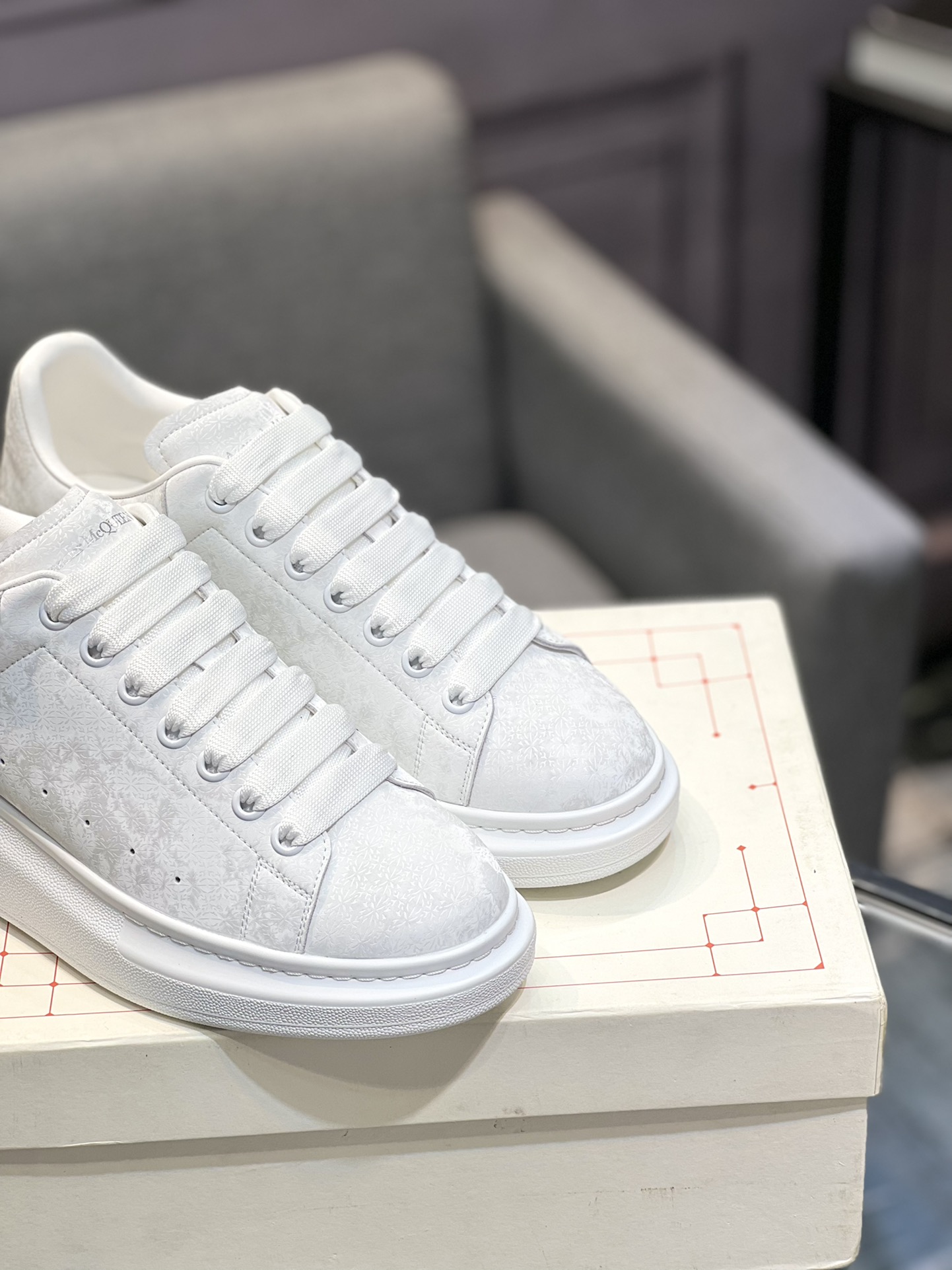 Alexander mcqueen / McQueen Classic estrella popping modelos cien zapatos blancos, original 1:1 répl