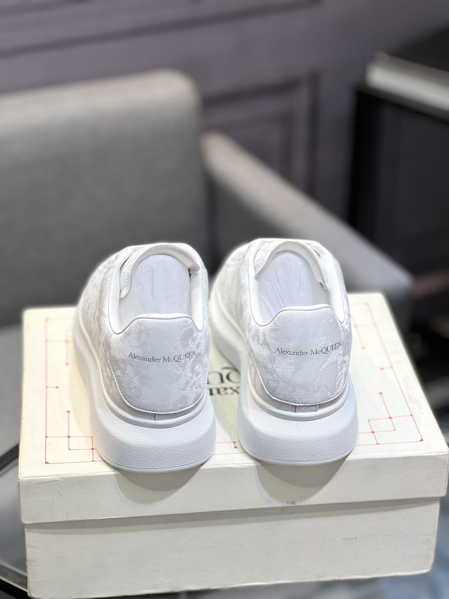 Alexander mcqueen / McQueen Classic estrella popping modelos cien zapatos blancos, original 1:1 répl