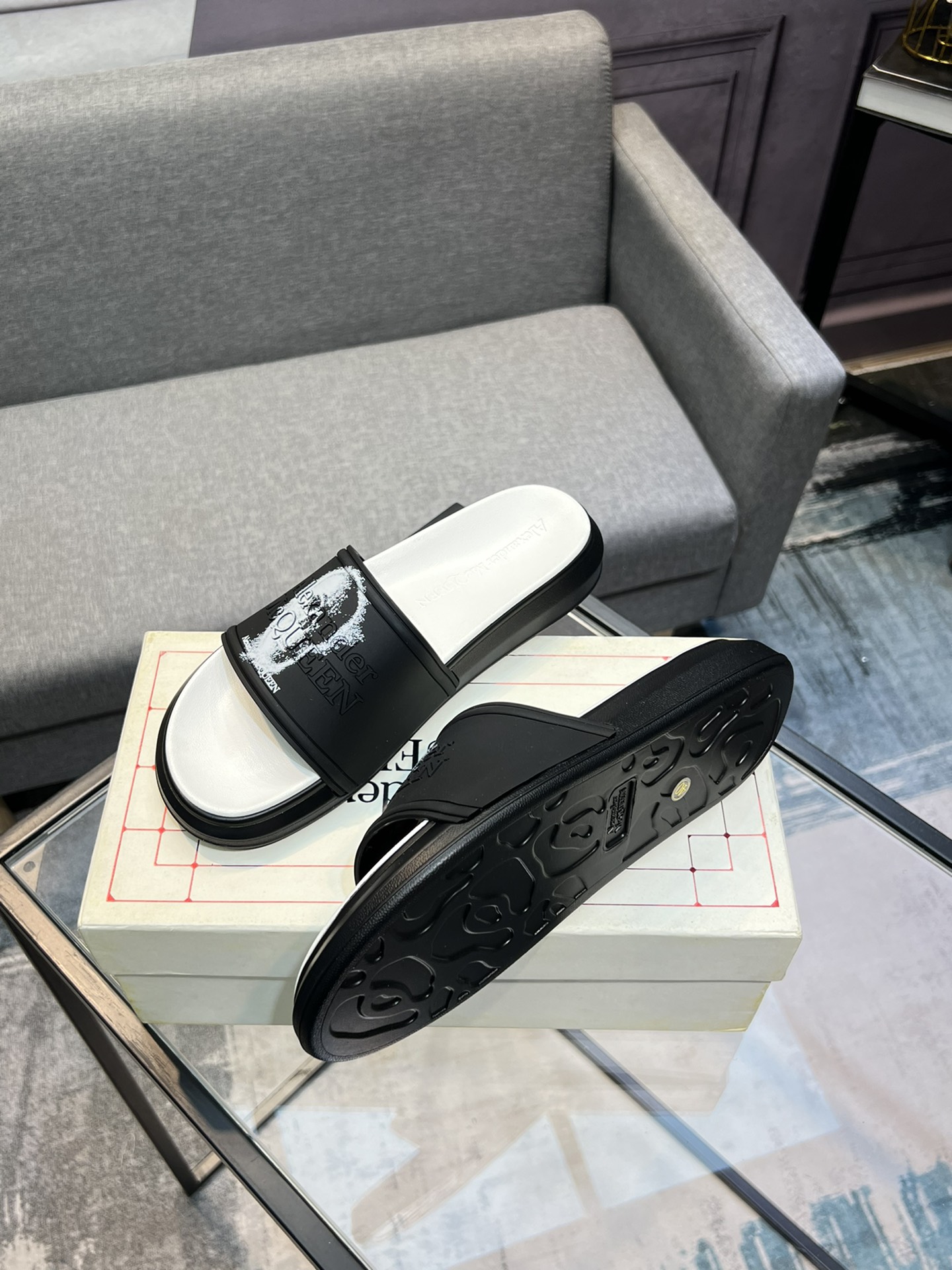 (precio real) - McQueen.MQ nueva pareja colorida zapatillas envió la suela original modelo privado, 