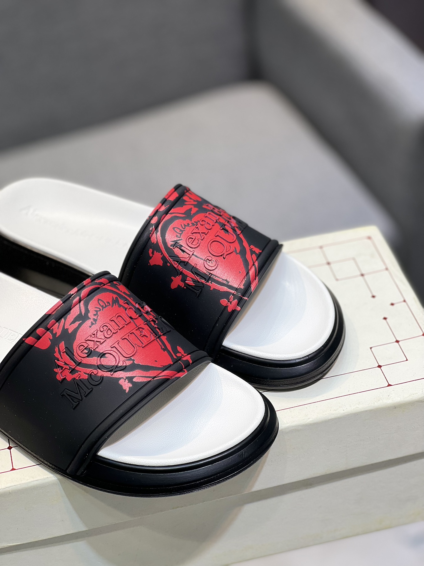 (precio real) - McQueen.MQ nueva pareja colorida zapatillas envió la suela original modelo privado, 