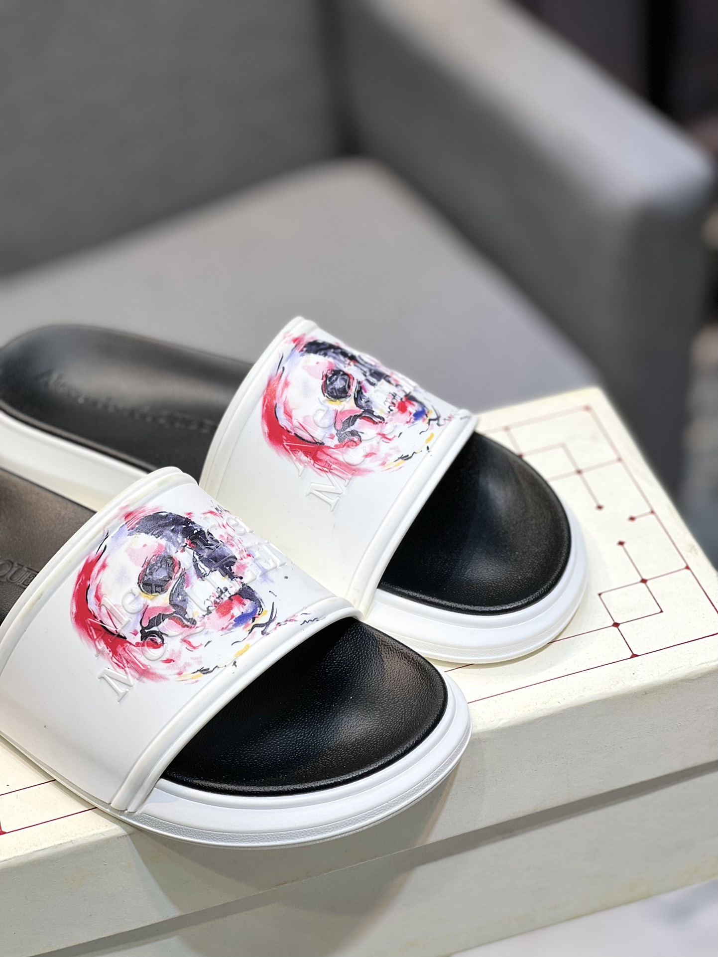 (precio real) - McQueen.MQ nueva pareja colorida zapatillas envió la suela original modelo privado, 