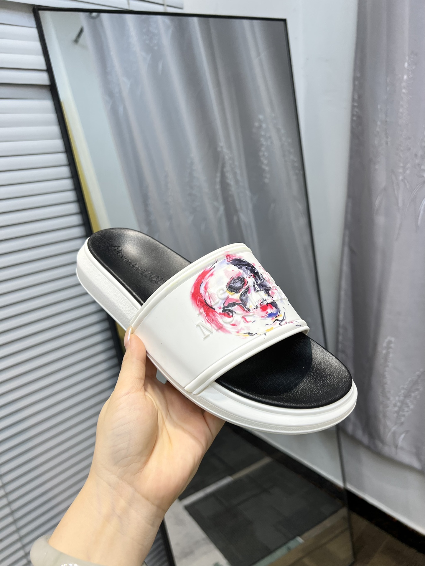 (precio real) - McQueen.MQ nueva pareja colorida zapatillas envió la suela original modelo privado, 