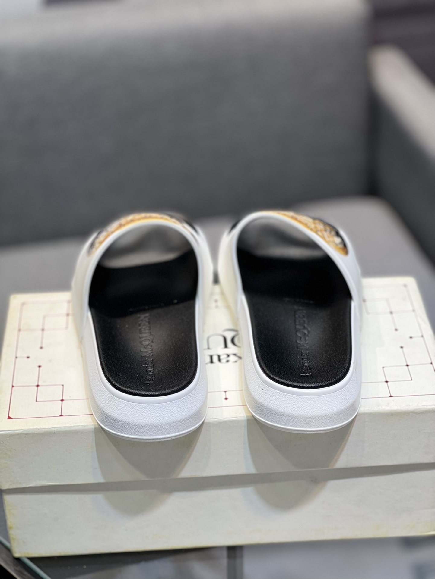 (precio real) - McQueen.MQ nueva pareja colorida zapatillas envió la suela original modelo privado, 