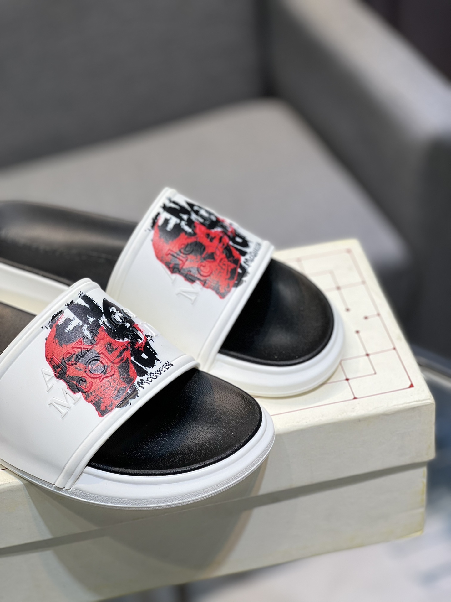 (precio real) - McQueen.MQ nueva pareja colorida zapatillas envió la suela original modelo privado, 