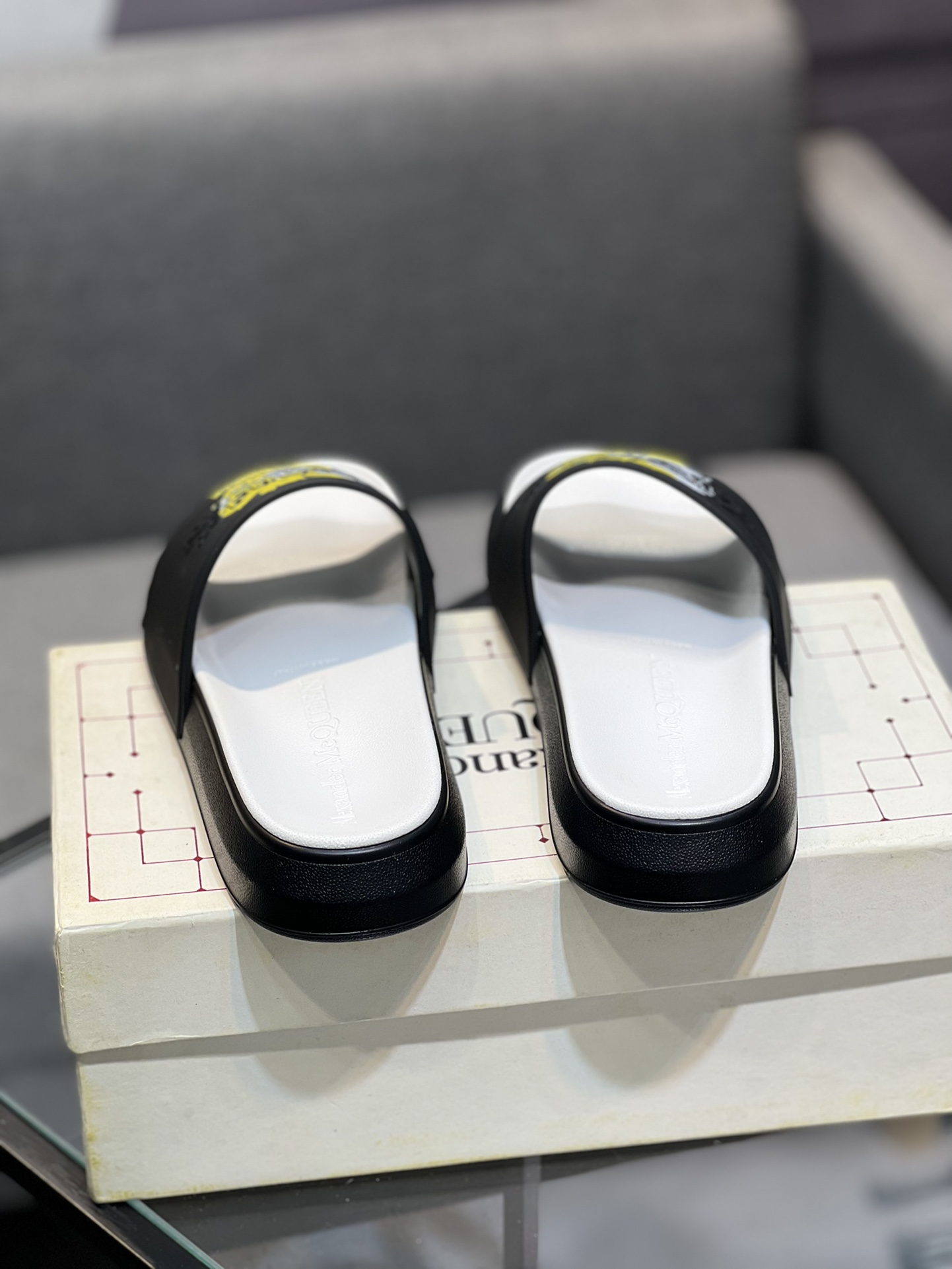 (precio real) - McQueen.MQ nueva pareja colorida zapatillas envió la suela original modelo privado, 