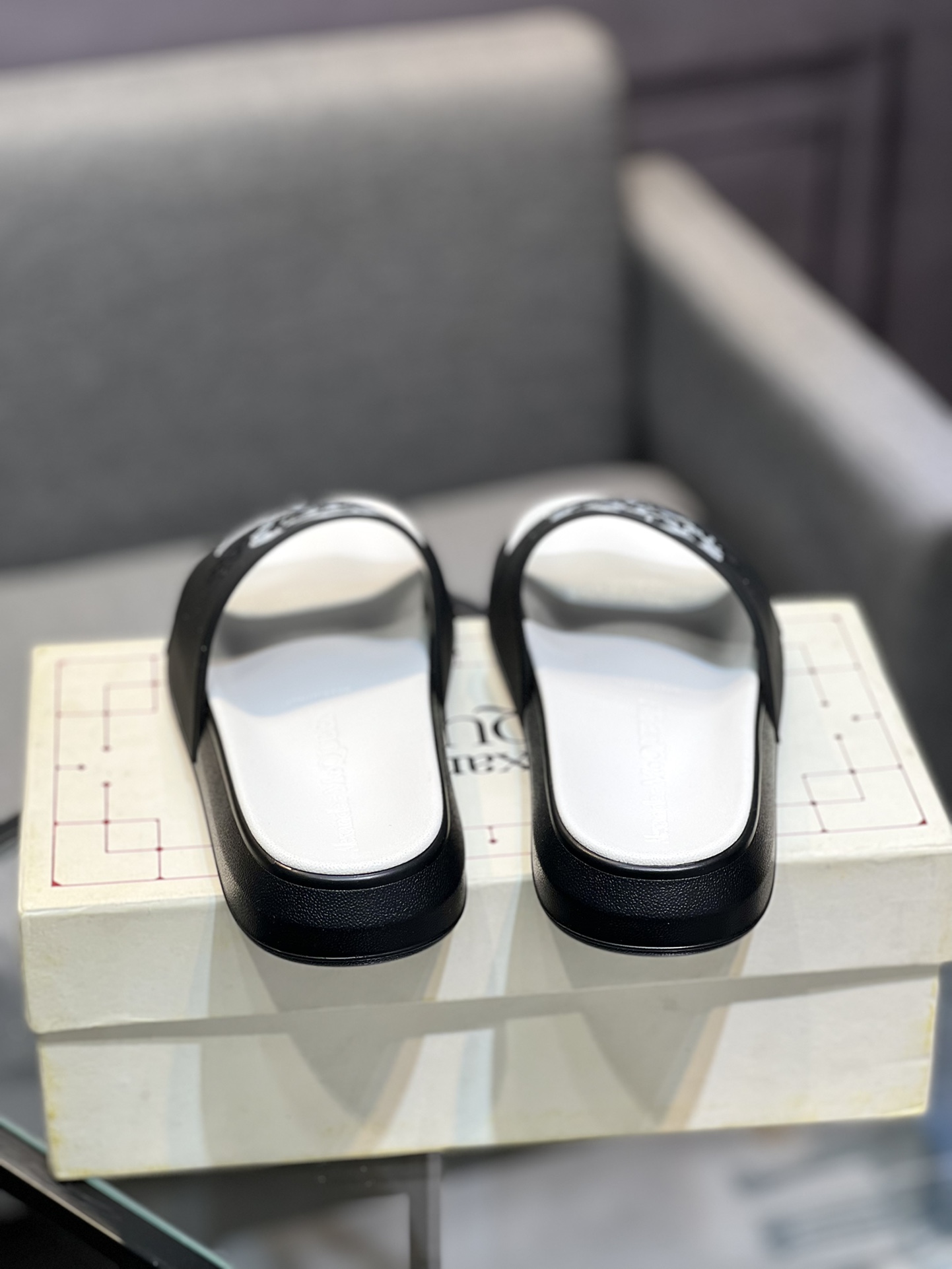 (precio real) - McQueen.MQ nueva pareja colorida zapatillas envió la suela original modelo privado, 