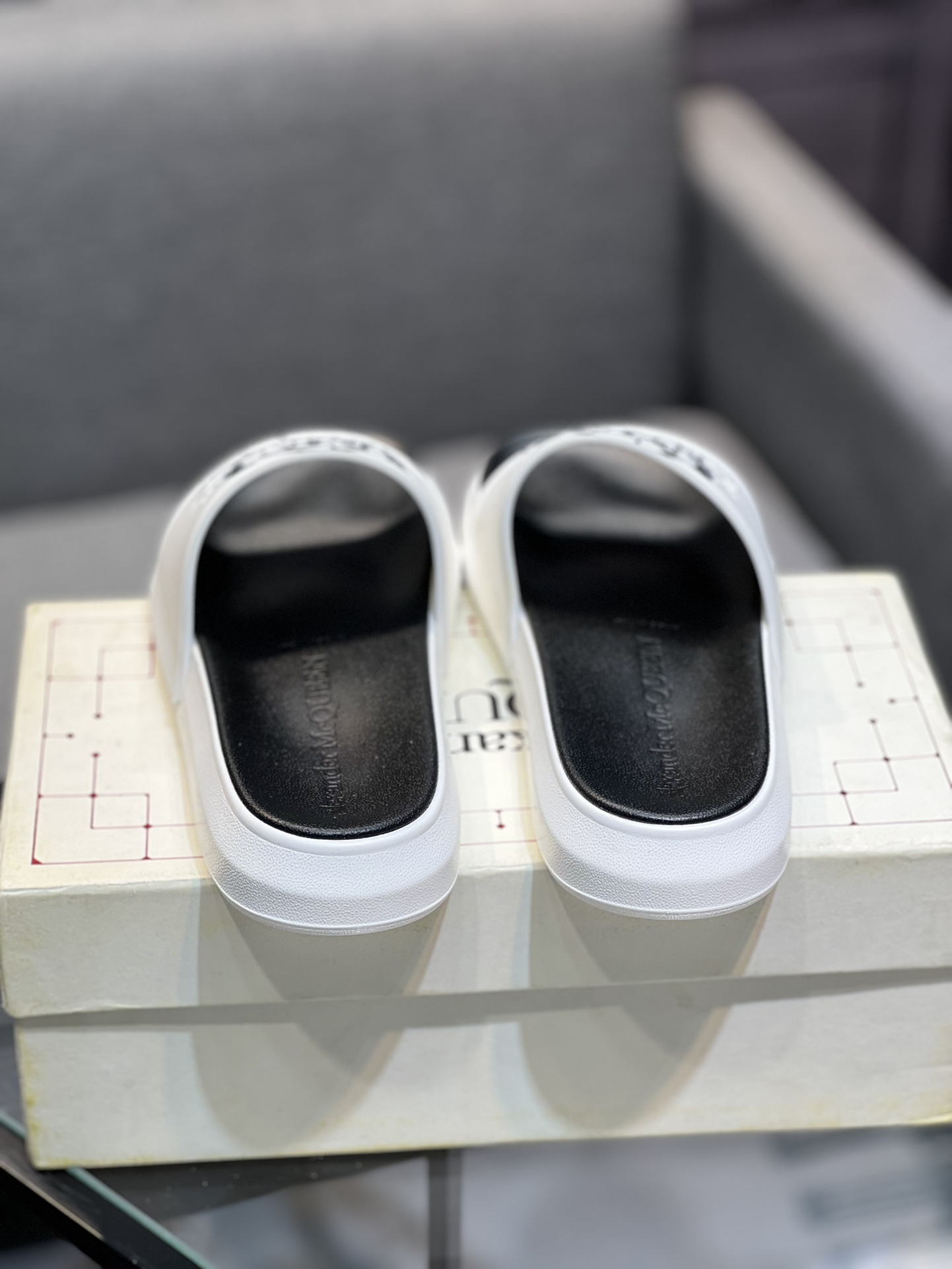 (precio real) - McQueen.MQ nueva pareja colorida zapatillas envió la suela original modelo privado, 