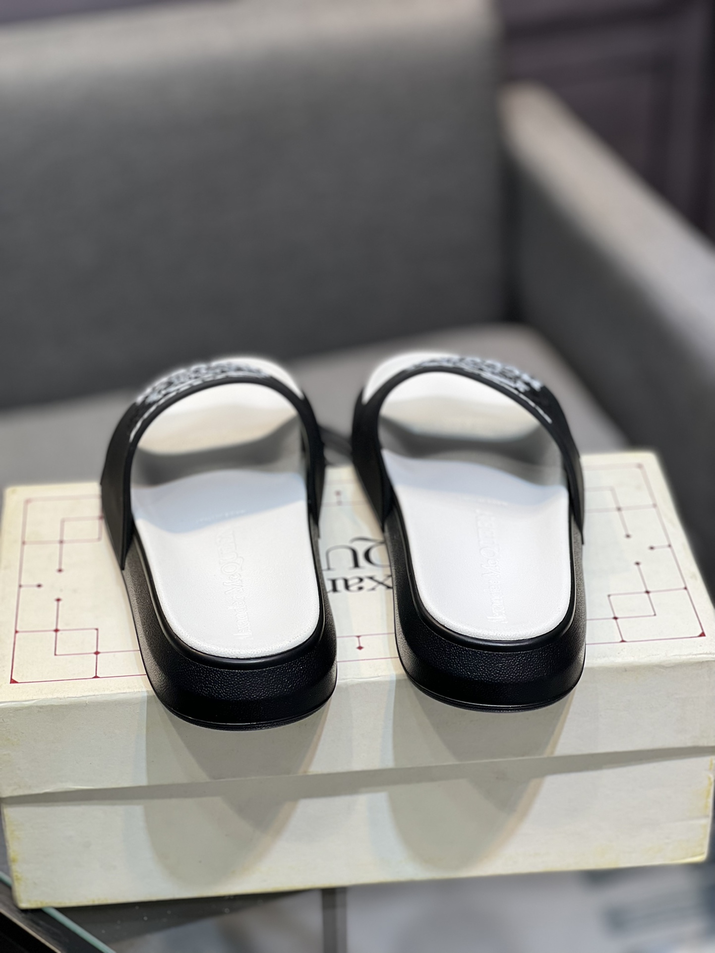 (precio real) - McQueen.MQ nueva pareja colorida zapatillas envió la suela original modelo privado, 