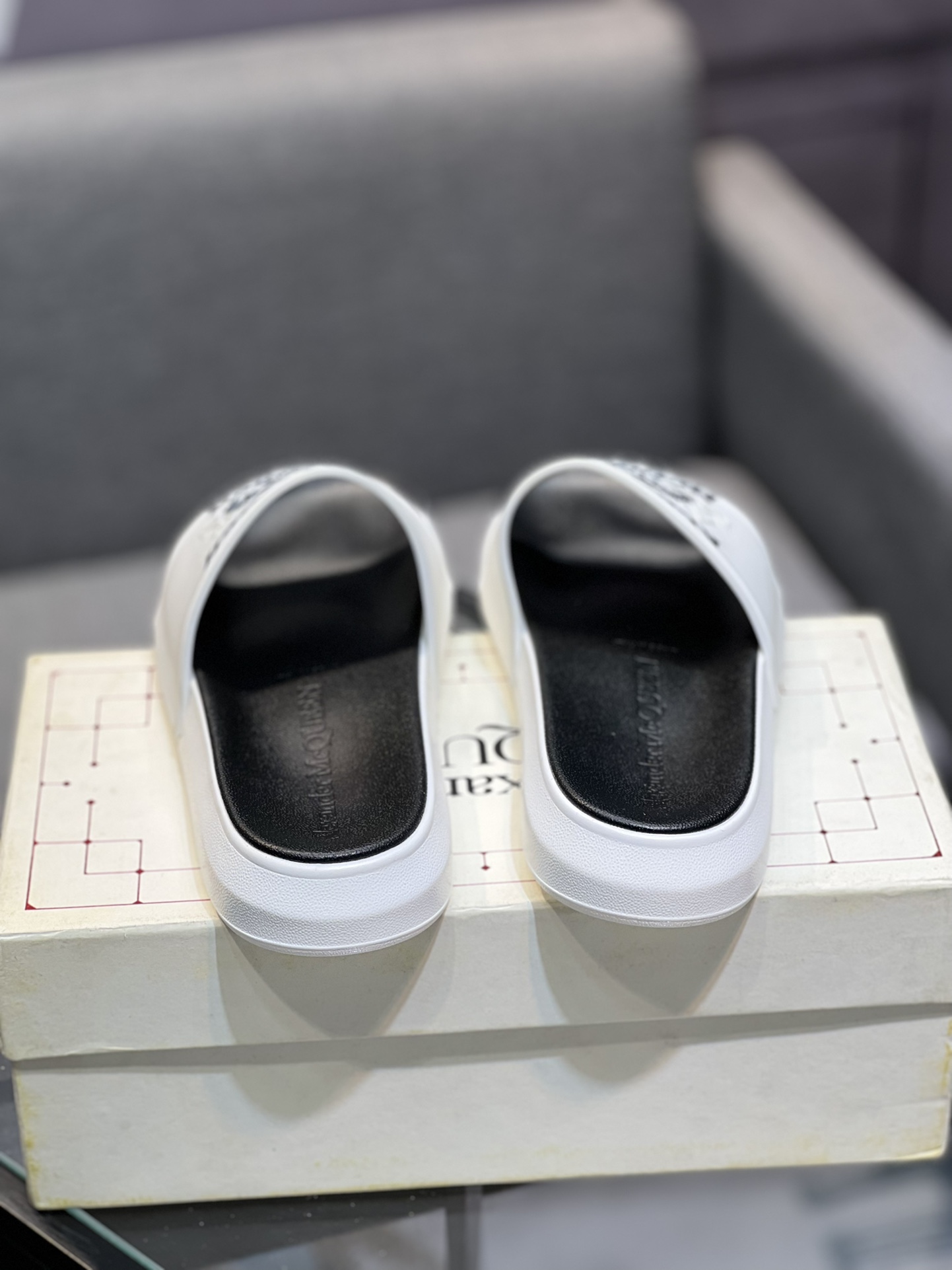 (precio real) - McQueen.MQ nueva pareja colorida zapatillas envió la suela original modelo privado, 