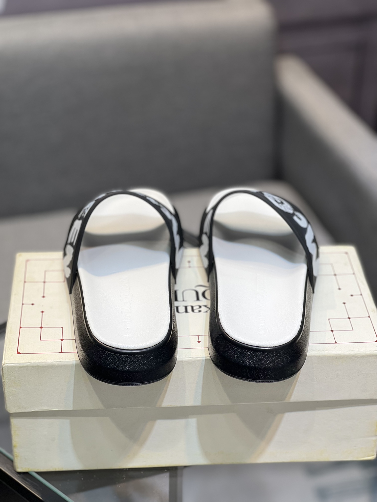 (precio real) - McQueen.MQ nueva pareja colorida zapatillas envió la suela original modelo privado, 