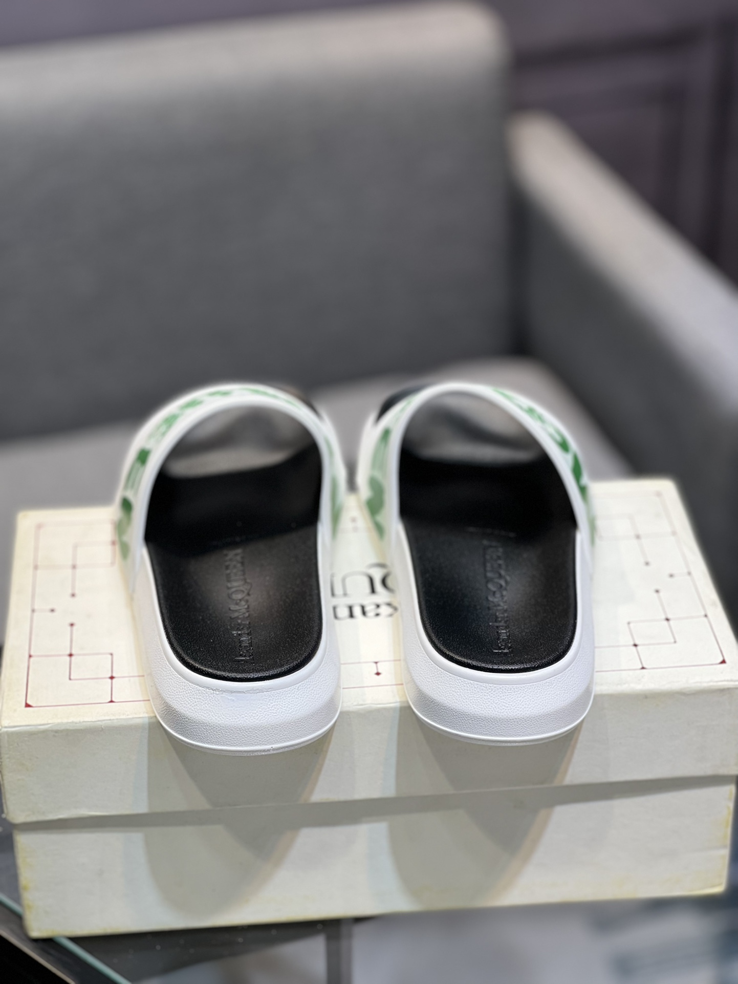 (precio real) - McQueen.MQ nueva pareja colorida zapatillas envió la suela original modelo privado, 