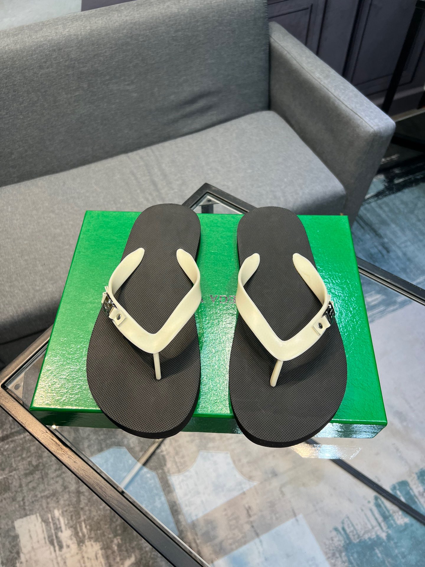 Shop Now
 Shoes Flip Flops Slippers Replica Best