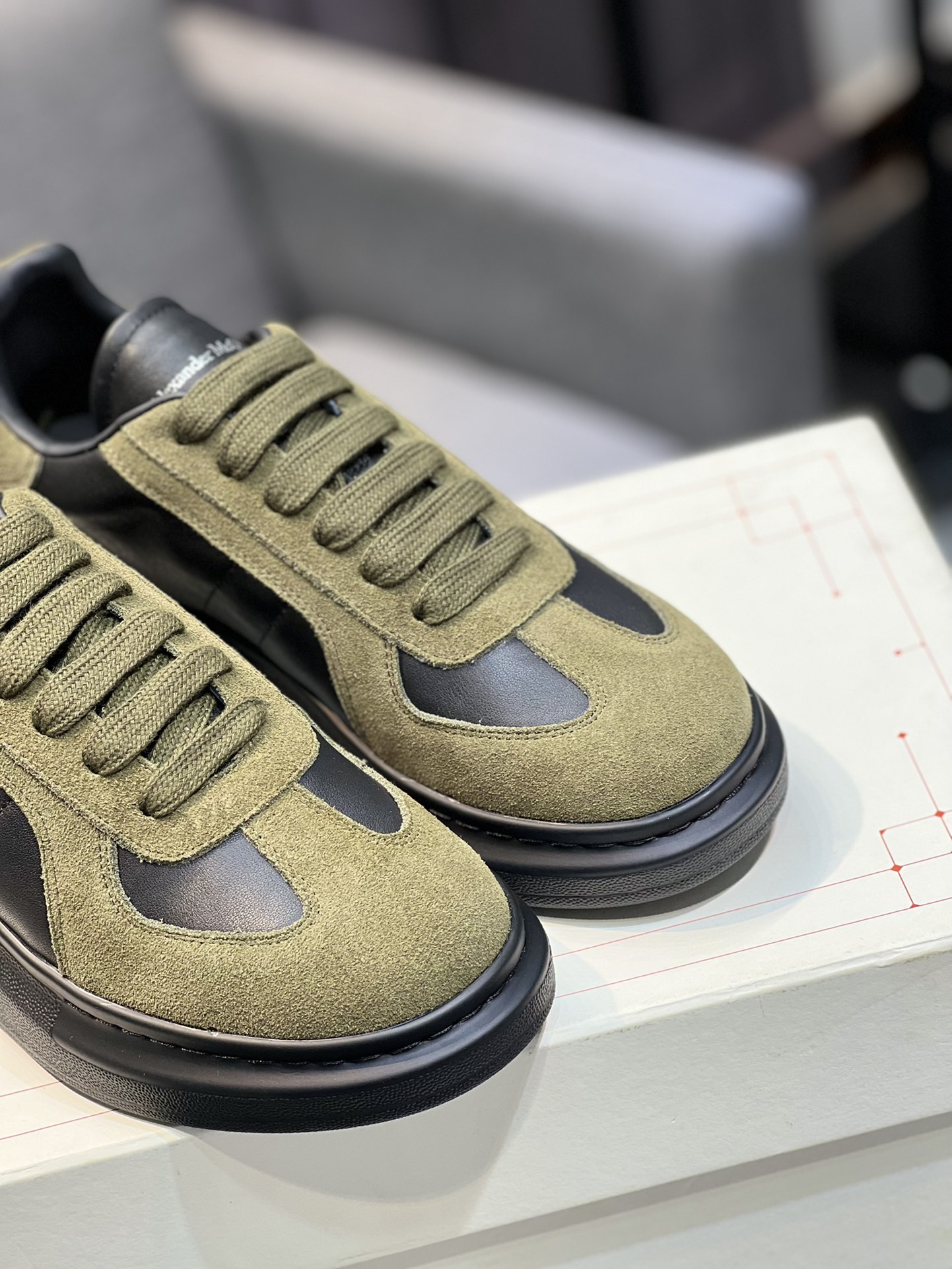 Alexander McQUEEN auténtico estallido demolición 1:1 superior McQueen cuero original blanco importad