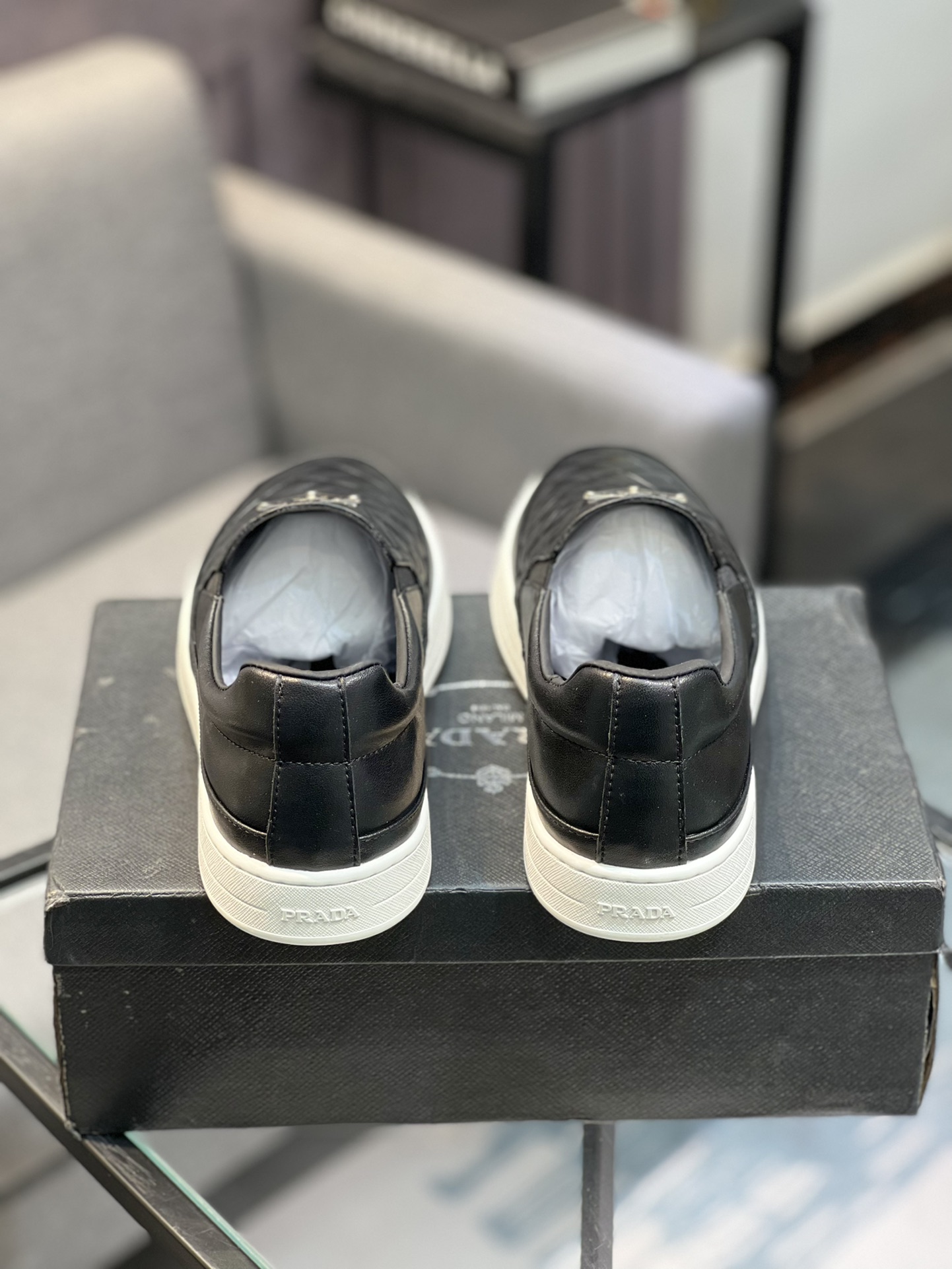 (Prada) sitio web oficial de los últimos modelos de zapatos de los hombres de moda casual, modelos p