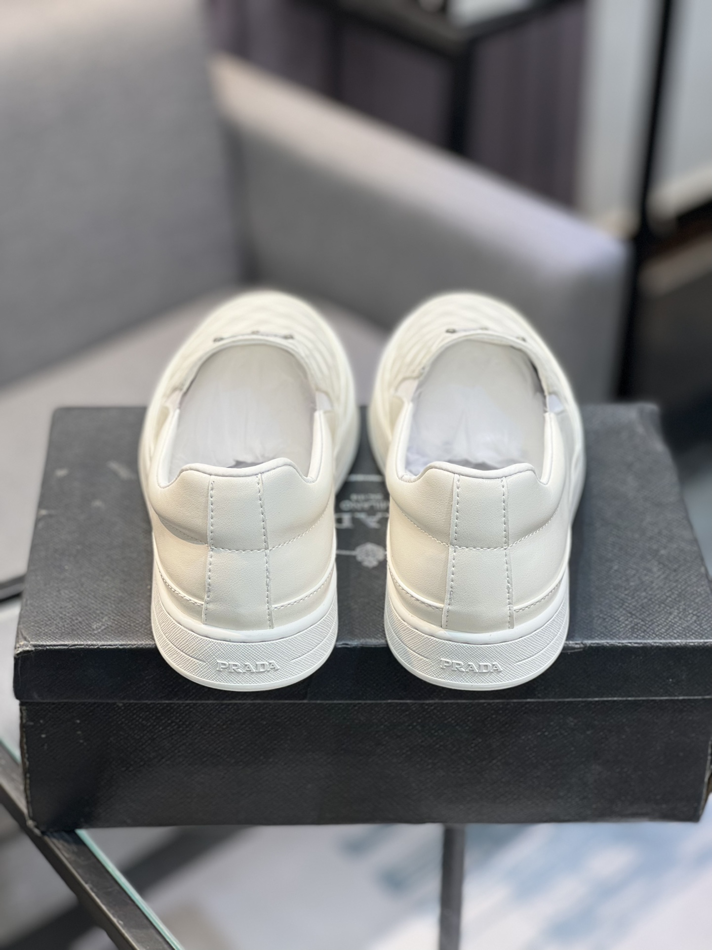 (Prada) sitio web oficial de los últimos modelos de zapatos de los hombres de moda casual, modelos p