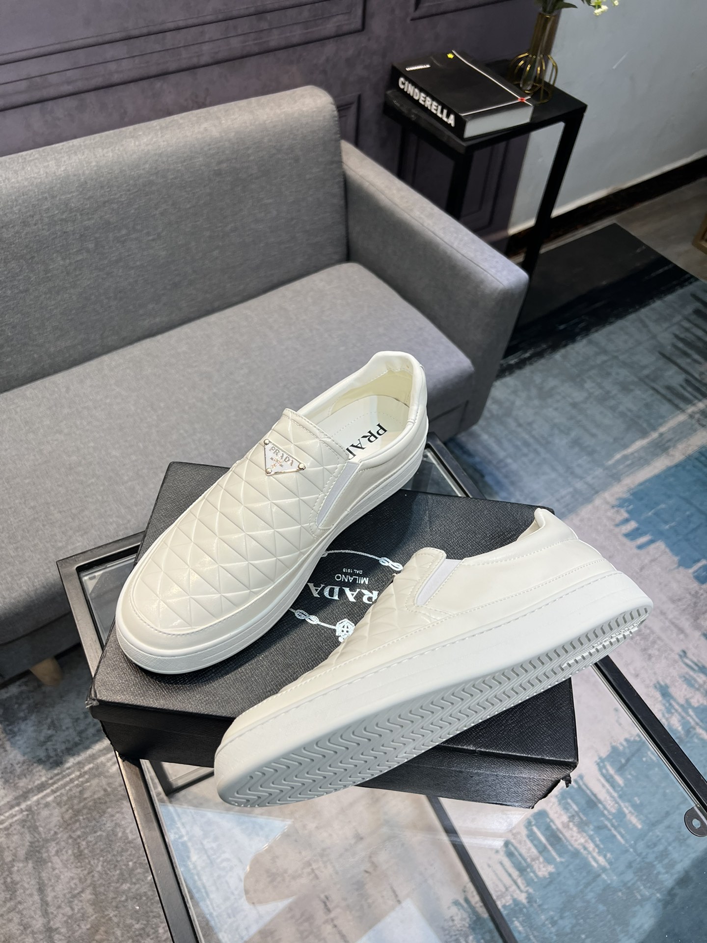 (Prada) sitio web oficial de los últimos modelos de zapatos de los hombres de moda casual, modelos p