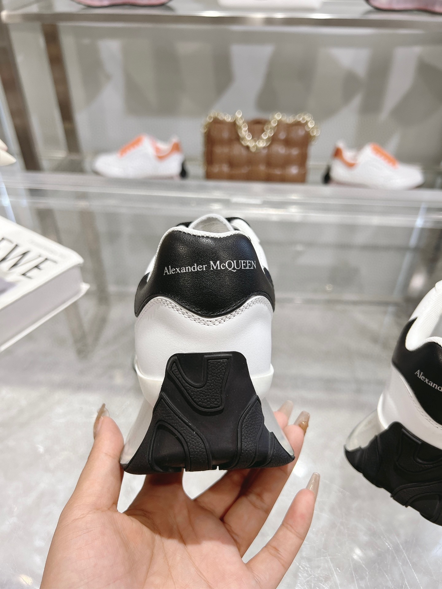 ALEXANDER MCQUEEN/ALEXANDER MCQUEEN - Primavera / Verano 2024 Hombres Sprint Deportes Parejas Zapato