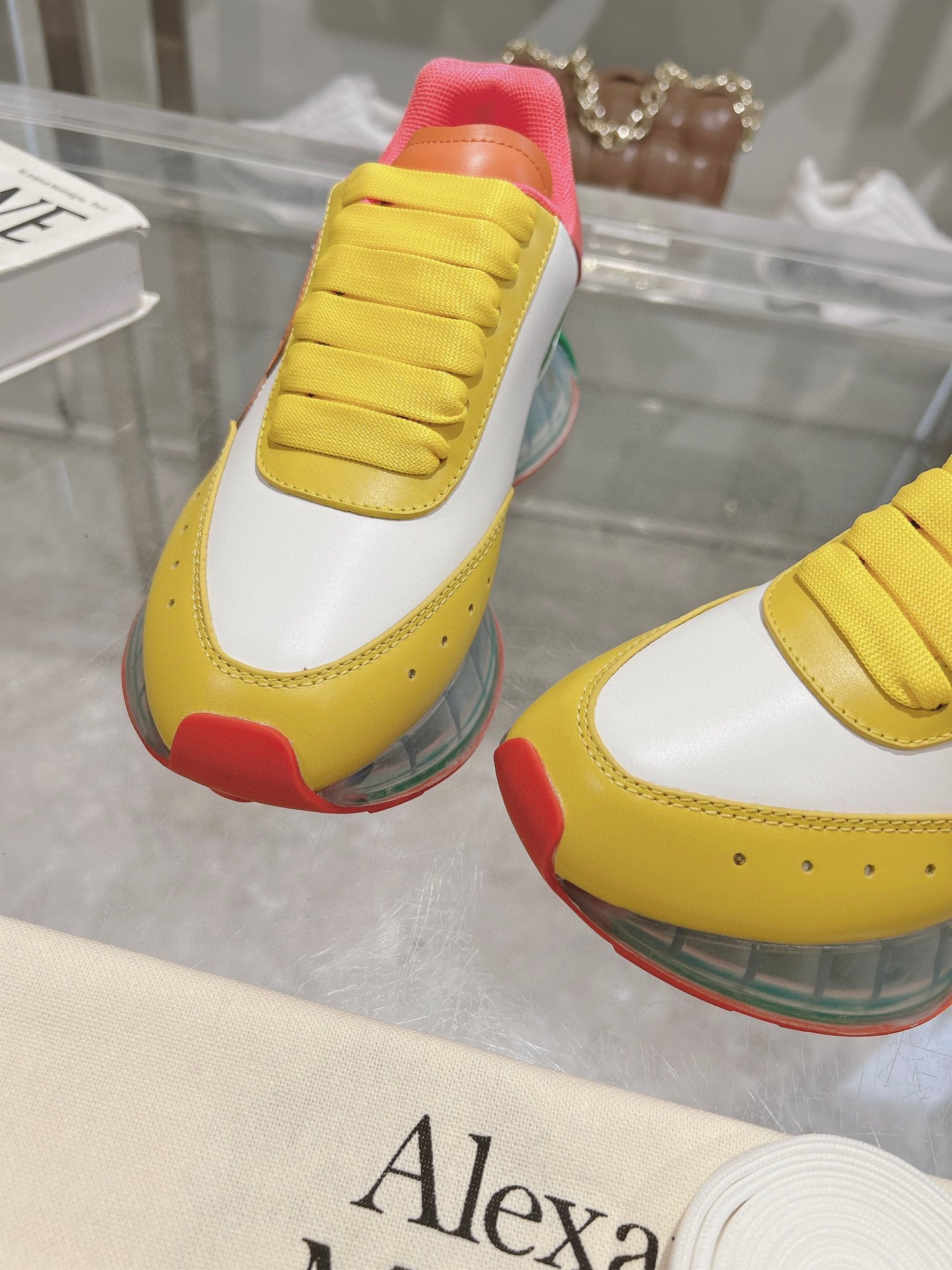 ALEXANDER MCQUEEN/ALEXANDER MCQUEEN - Primavera / Verano 2024 Hombres Sprint Deportes Parejas Zapato