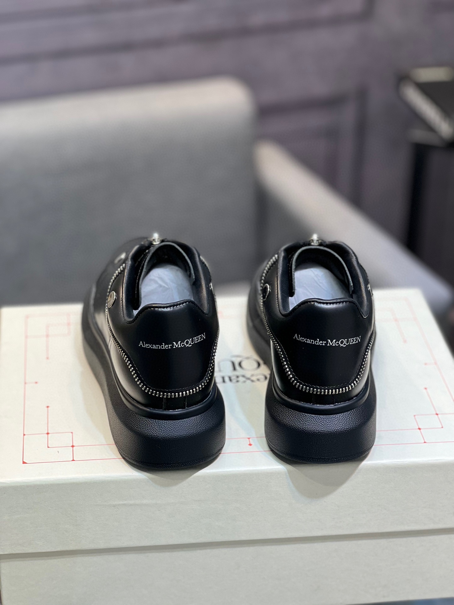 contrarrestar la última nueva versión superior de gama alta Alexander McQueen - Alexander McQueen úl