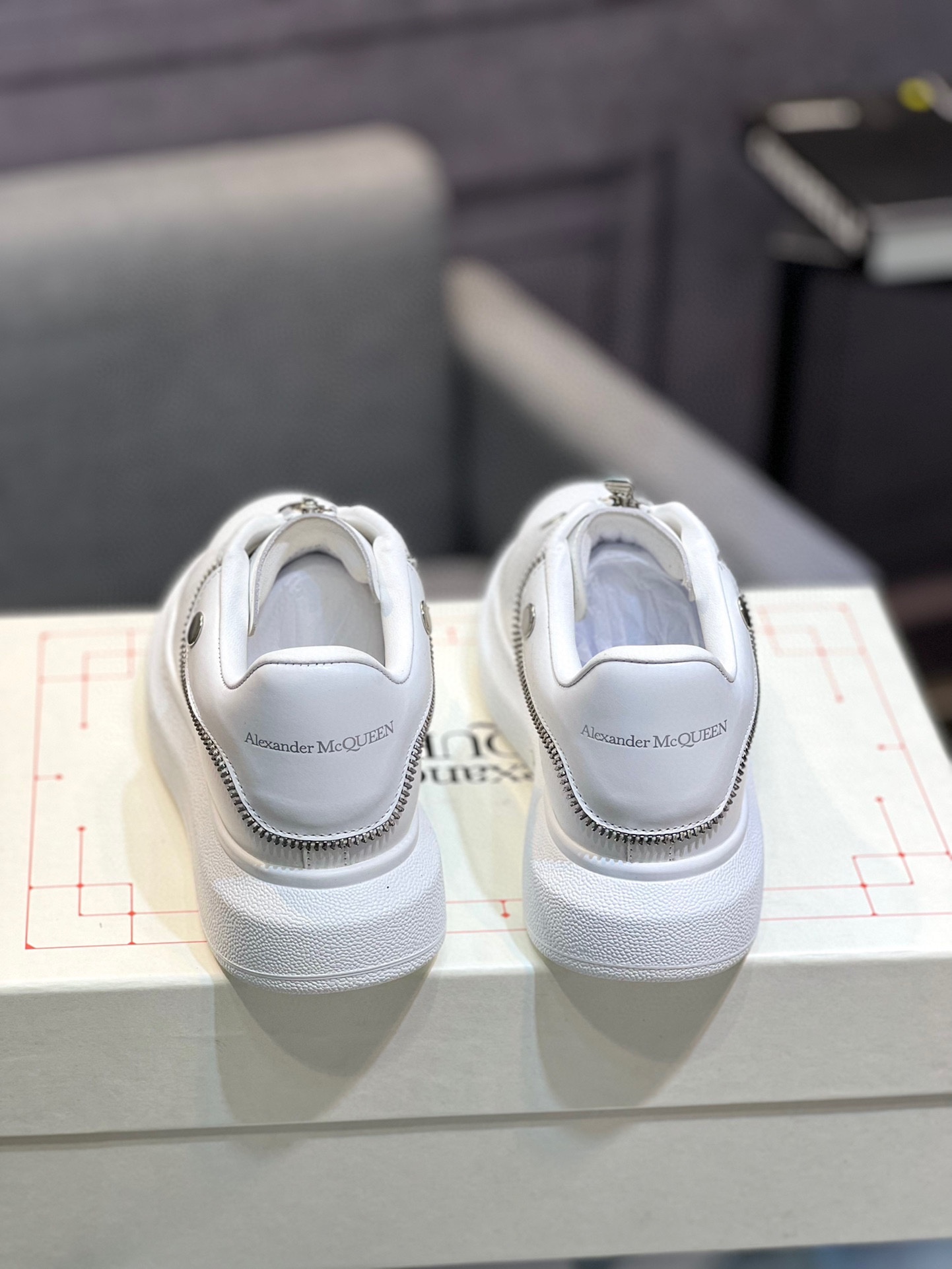contrarrestar la última nueva versión superior de gama alta Alexander McQueen - Alexander McQueen úl
