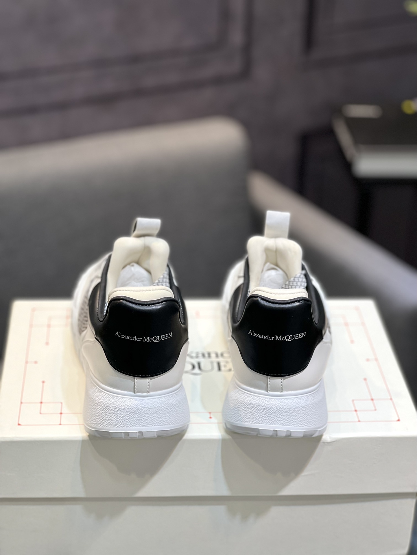 contrarrestar la última nueva versión superior de gama alta Alexander McQueen - Alexander McQueen úl