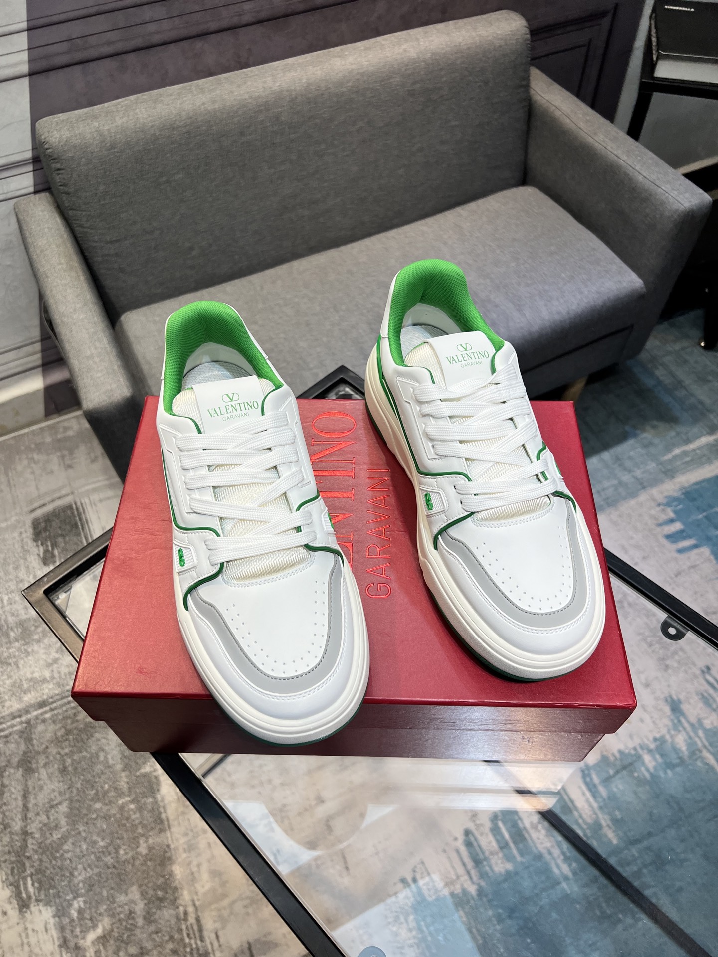 𝑽𝒂𝒍𝒆𝒏𝒕𝒊𝒏𝒐 Valentino 𝑶𝒏𝒆𝑺𝒕𝒖𝒅 Colección de zapatillas de deporte de pareja Valentino 2