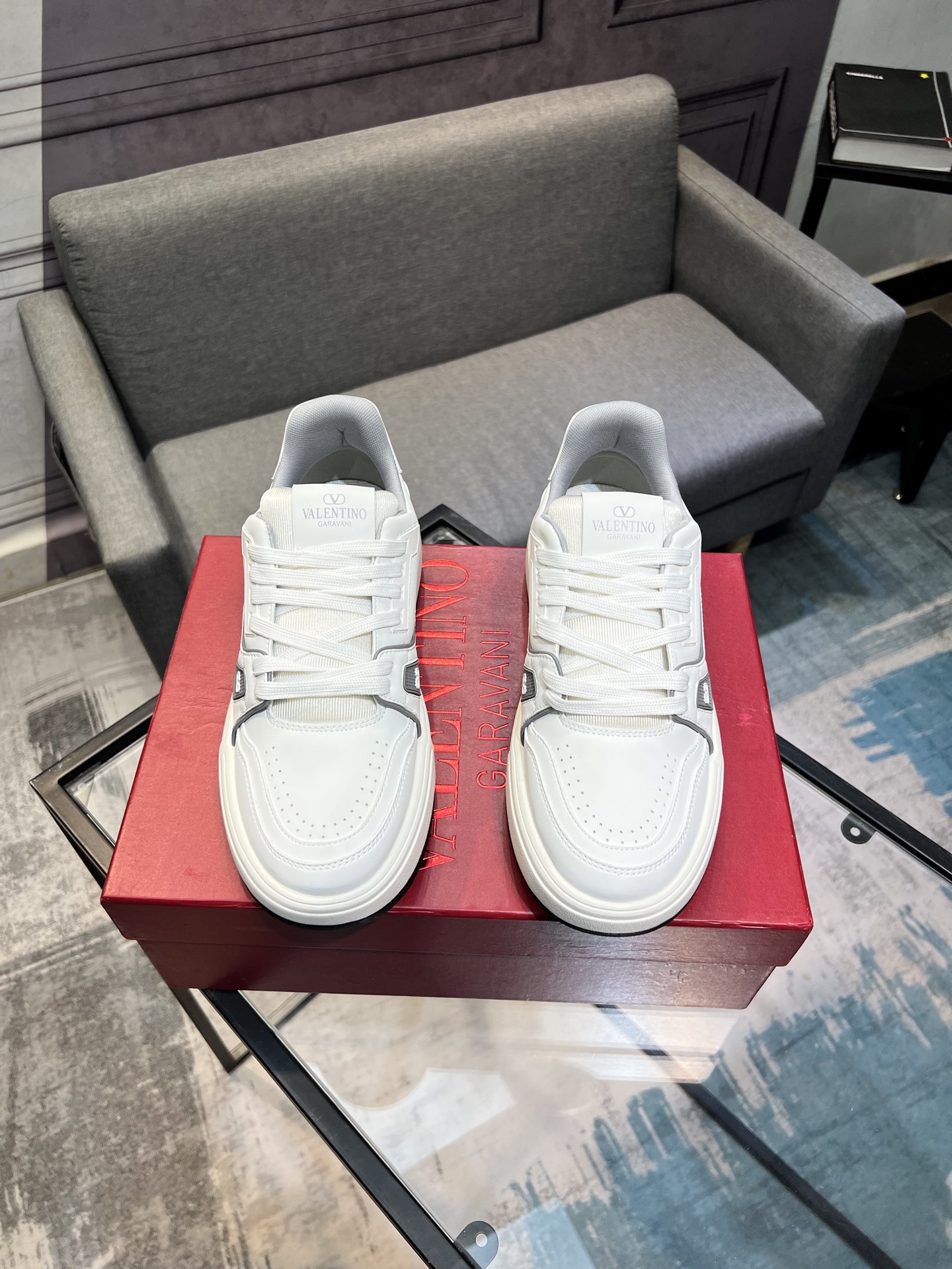 𝑽𝒂𝒍𝒆𝒏𝒕𝒊𝒏𝒐 Valentino 𝑶𝒏𝒆𝑺𝒕𝒖𝒅 Colección de zapatillas de deporte de pareja Valentino 2
