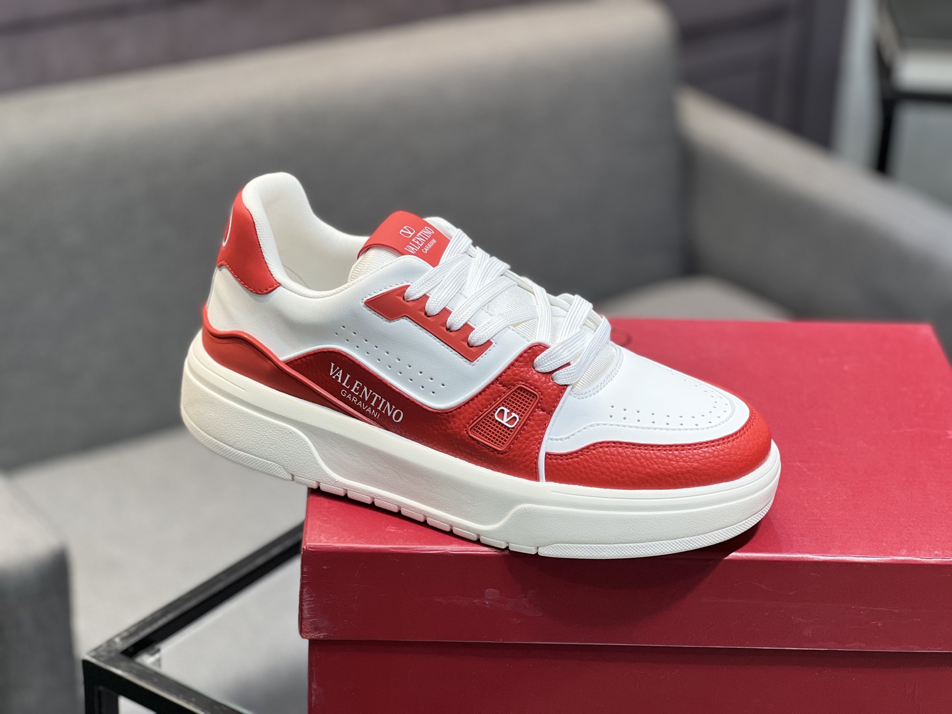 𝑽𝒂𝒍𝒆𝒏𝒕𝒊𝒏𝒐 Valentino 𝑶𝒏𝒆𝑺𝒕𝒖𝒅 Colección de zapatillas de deporte de pareja Valentino 2