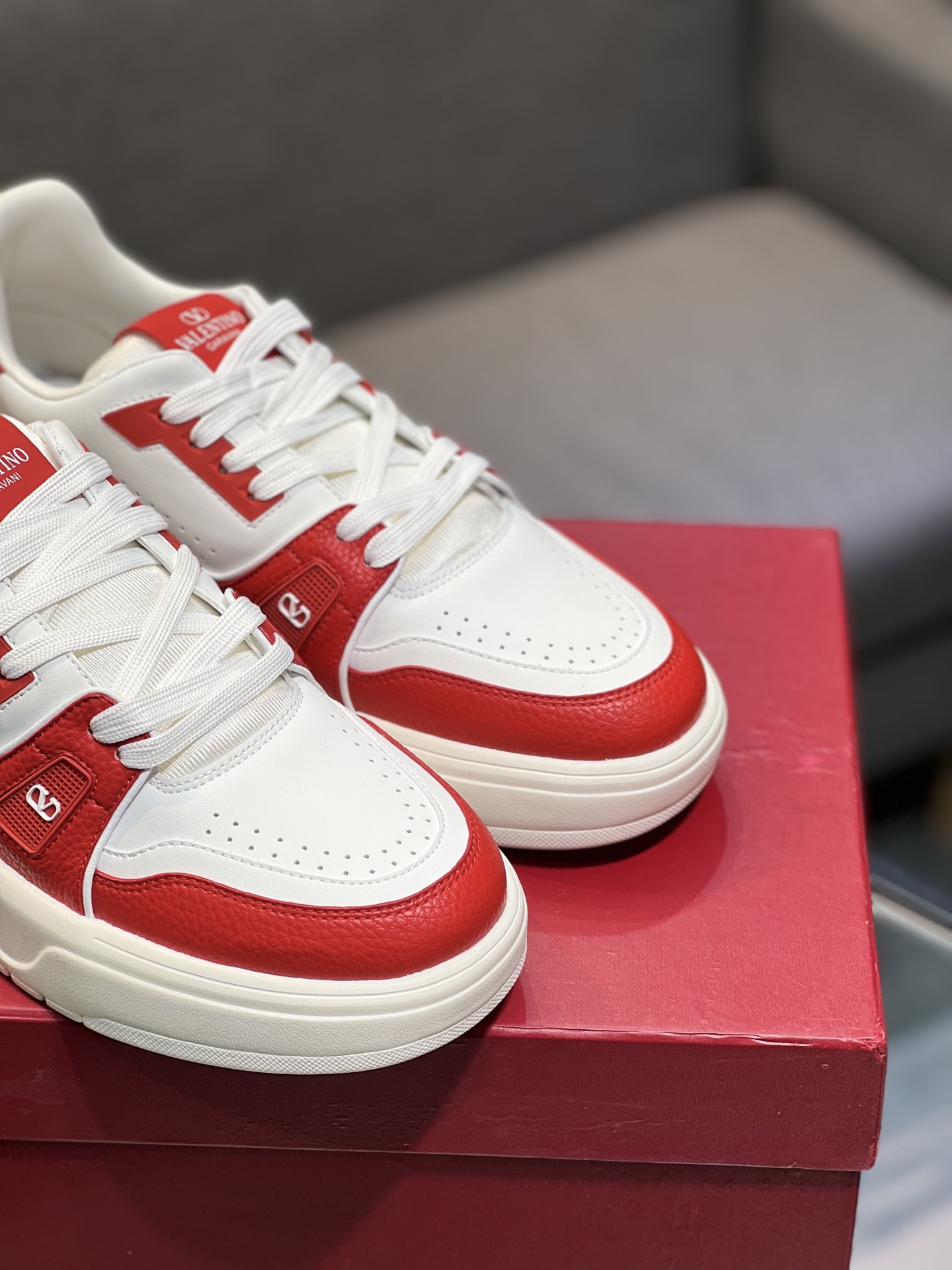 𝑽𝒂𝒍𝒆𝒏𝒕𝒊𝒏𝒐 Valentino 𝑶𝒏𝒆𝑺𝒕𝒖𝒅 Colección de zapatillas de deporte de pareja Valentino 2