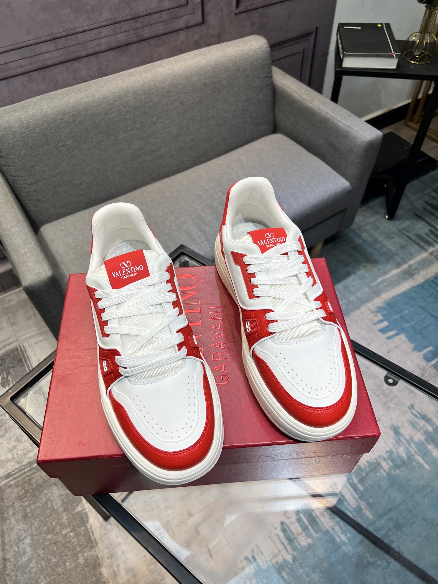 𝑽𝒂𝒍𝒆𝒏𝒕𝒊𝒏𝒐 Valentino 𝑶𝒏𝒆𝑺𝒕𝒖𝒅 Colección de zapatillas de deporte de pareja Valentino 2