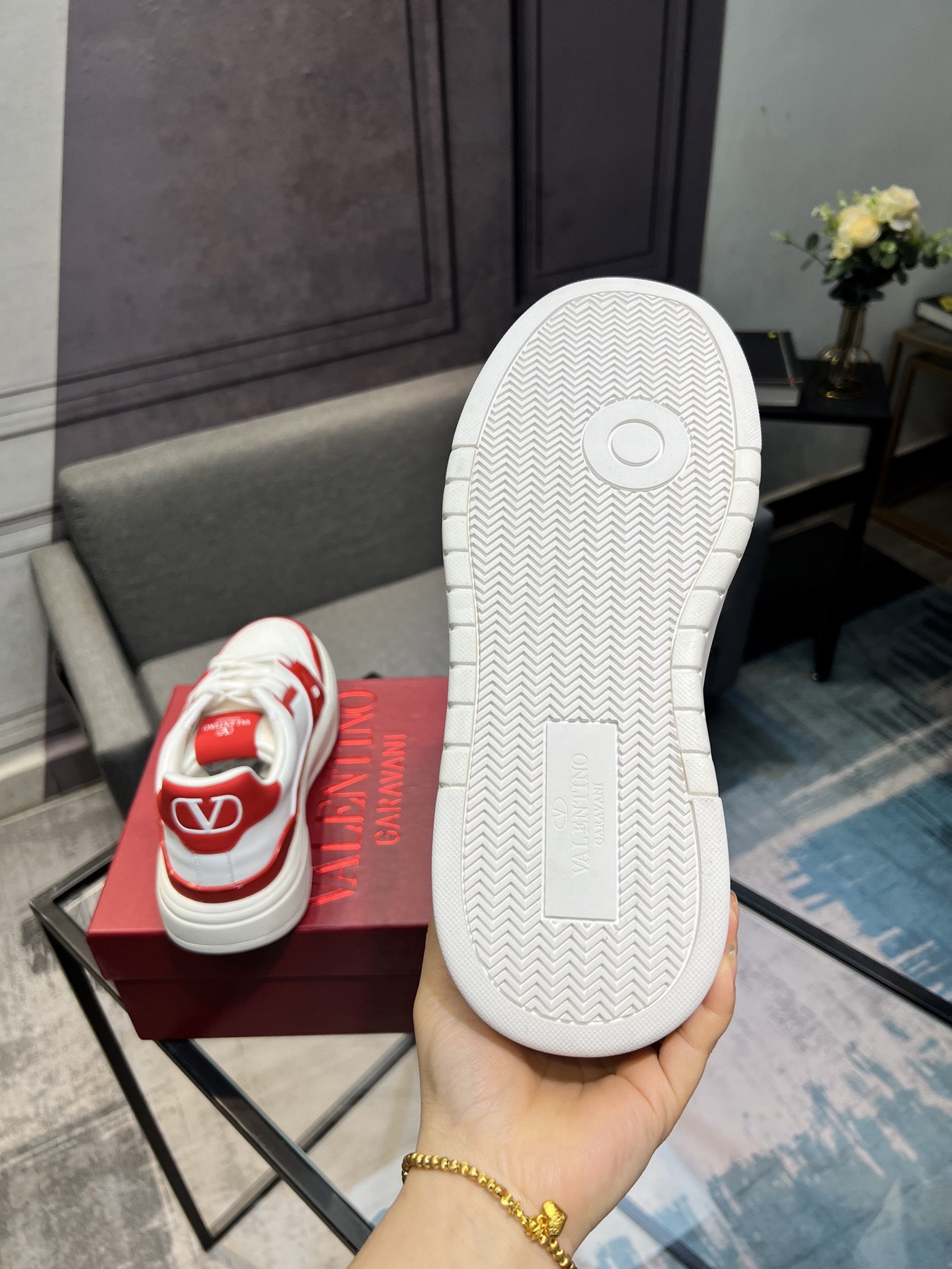 𝑽𝒂𝒍𝒆𝒏𝒕𝒊𝒏𝒐 Valentino 𝑶𝒏𝒆𝑺𝒕𝒖𝒅 Colección de zapatillas de deporte de pareja Valentino 2