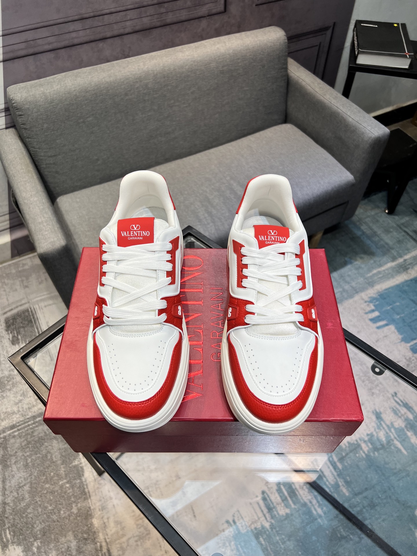 𝑽𝒂𝒍𝒆𝒏𝒕𝒊𝒏𝒐 Valentino 𝑶𝒏𝒆𝑺𝒕𝒖𝒅 Colección de zapatillas de deporte de pareja Valentino 2