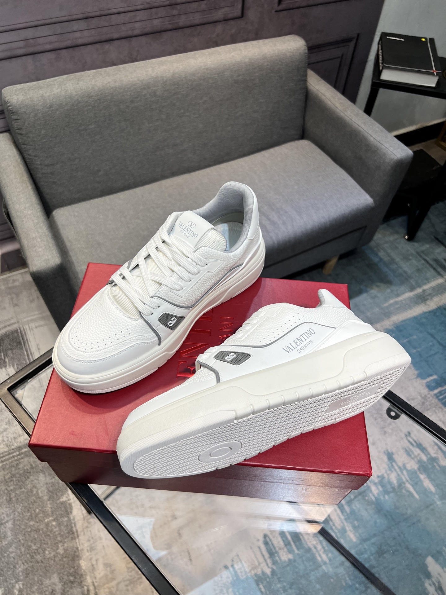 𝑽𝒂𝒍𝒆𝒏𝒕𝒊𝒏𝒐 Valentino 𝑶𝒏𝒆𝑺𝒕𝒖𝒅 Colección de zapatillas de deporte de pareja Valentino 2