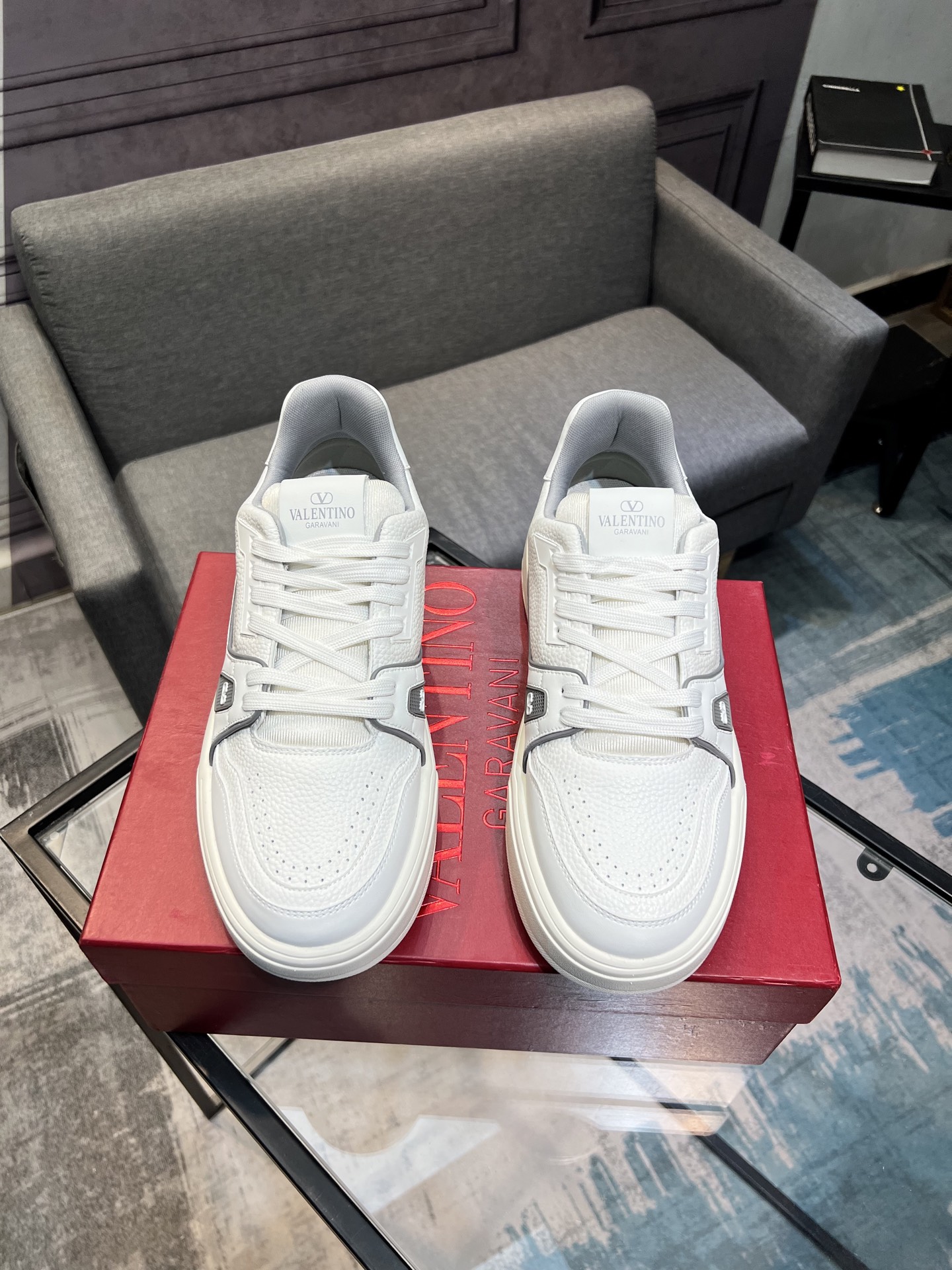 𝑽𝒂𝒍𝒆𝒏𝒕𝒊𝒏𝒐 Valentino 𝑶𝒏𝒆𝑺𝒕𝒖𝒅 Colección de zapatillas de deporte de pareja Valentino 2