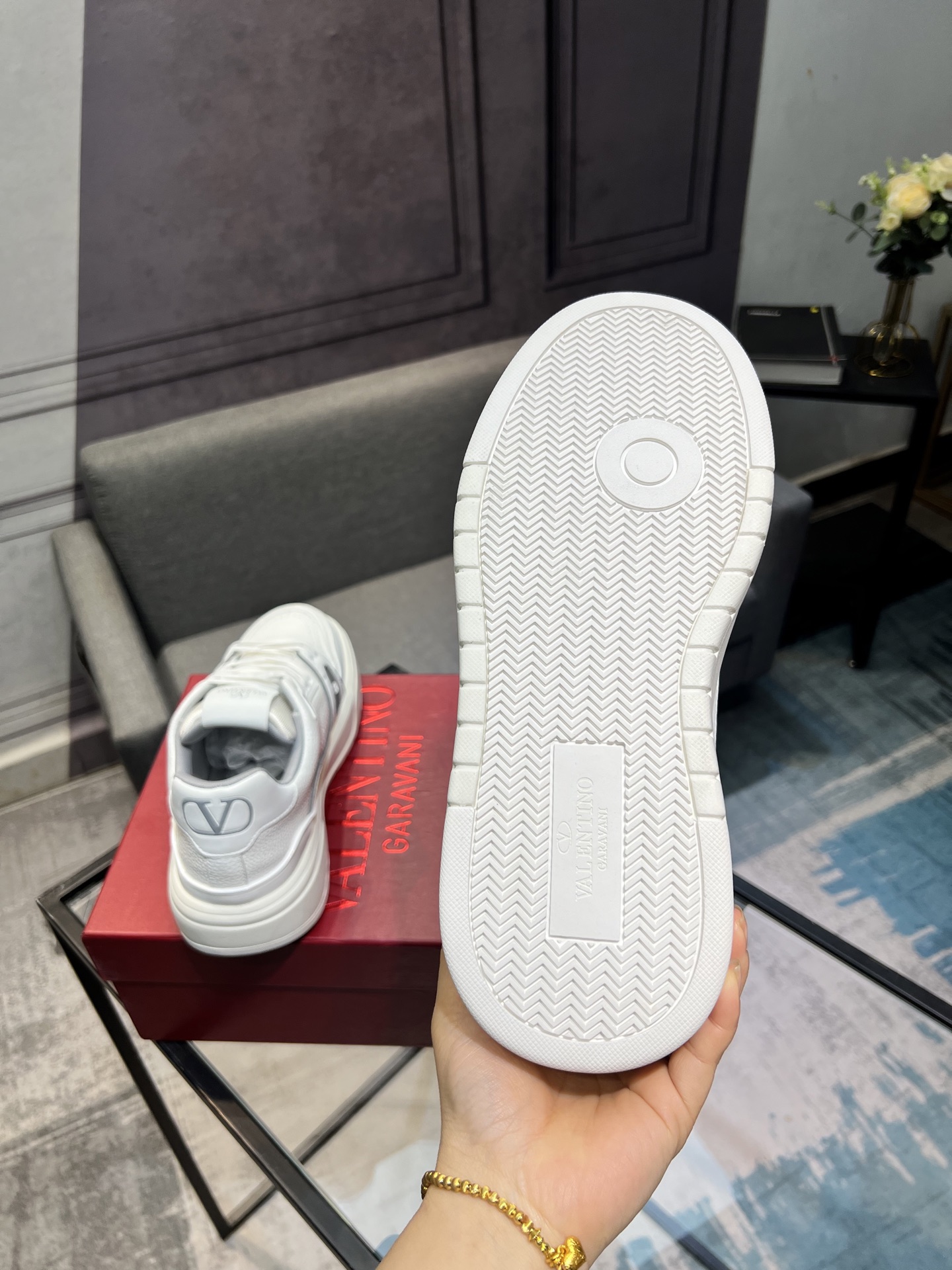 𝑽𝒂𝒍𝒆𝒏𝒕𝒊𝒏𝒐 Valentino 𝑶𝒏𝒆𝑺𝒕𝒖𝒅 Colección de zapatillas de deporte de pareja Valentino 2