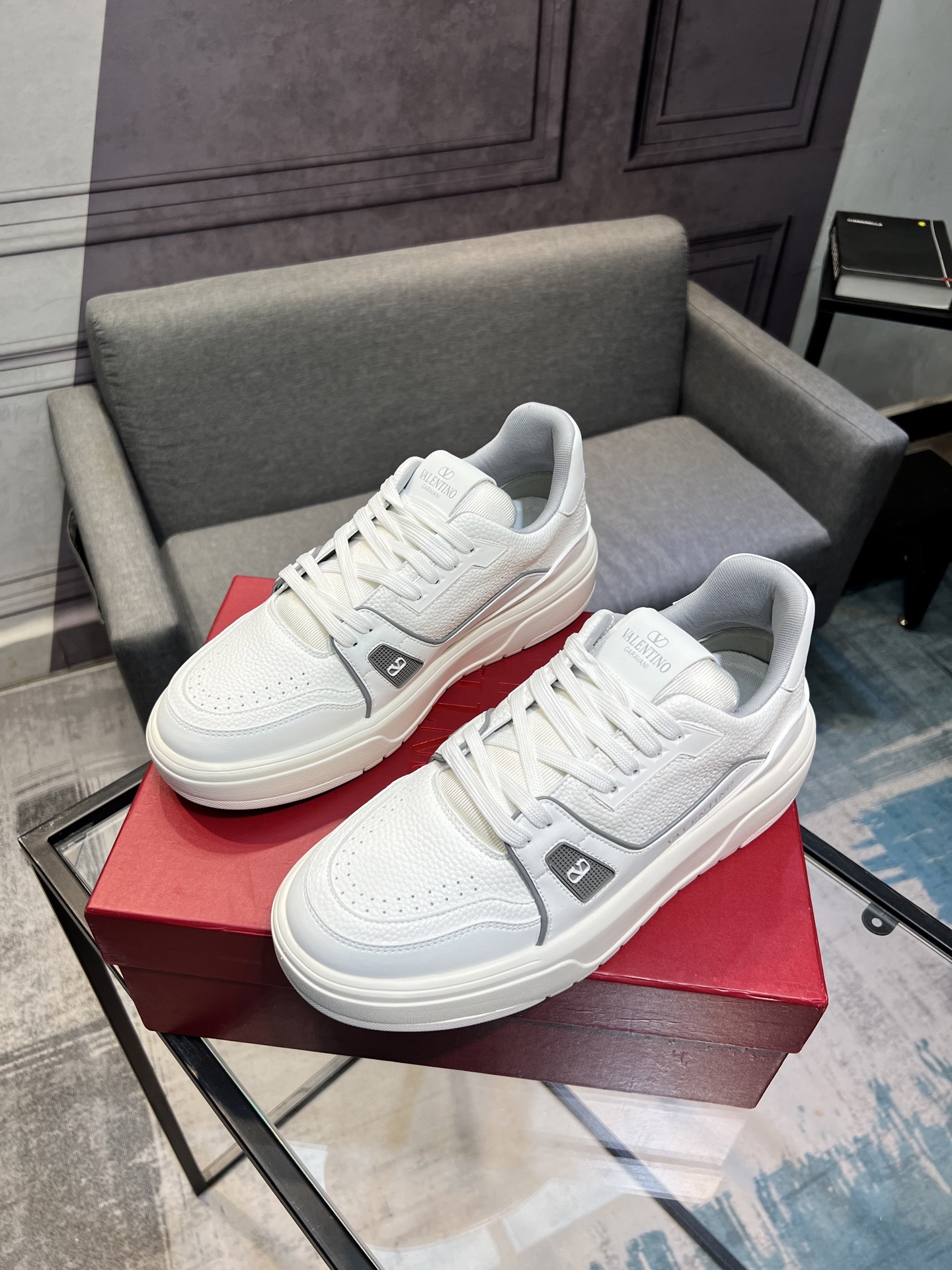 𝑽𝒂𝒍𝒆𝒏𝒕𝒊𝒏𝒐 Valentino 𝑶𝒏𝒆𝑺𝒕𝒖𝒅 Colección de zapatillas de deporte de pareja Valentino 2
