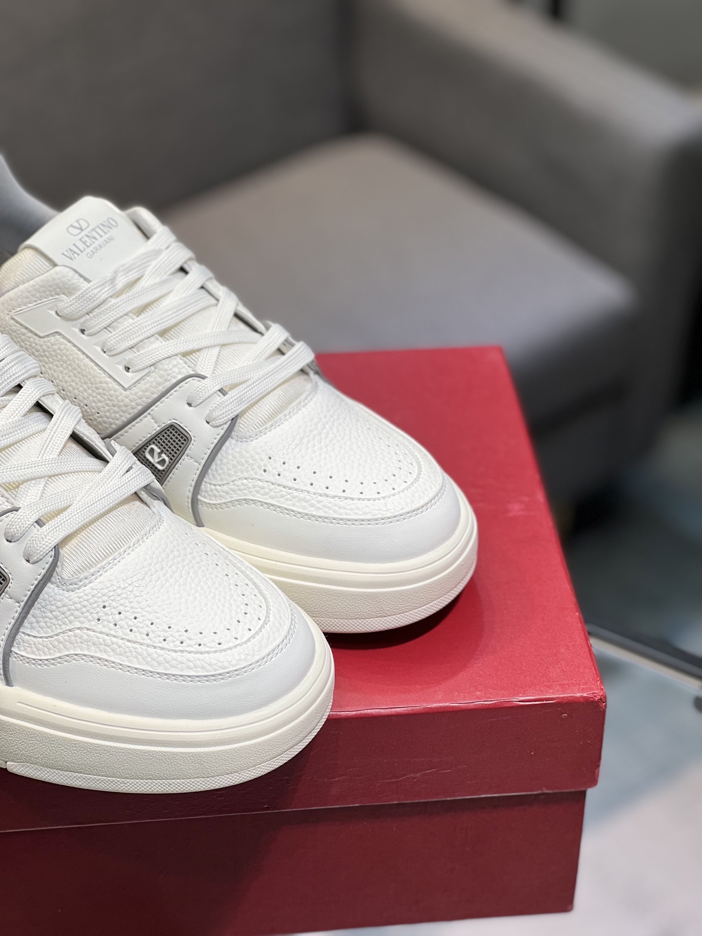 𝑽𝒂𝒍𝒆𝒏𝒕𝒊𝒏𝒐 Valentino 𝑶𝒏𝒆𝑺𝒕𝒖𝒅 Colección de zapatillas de deporte de pareja Valentino 2