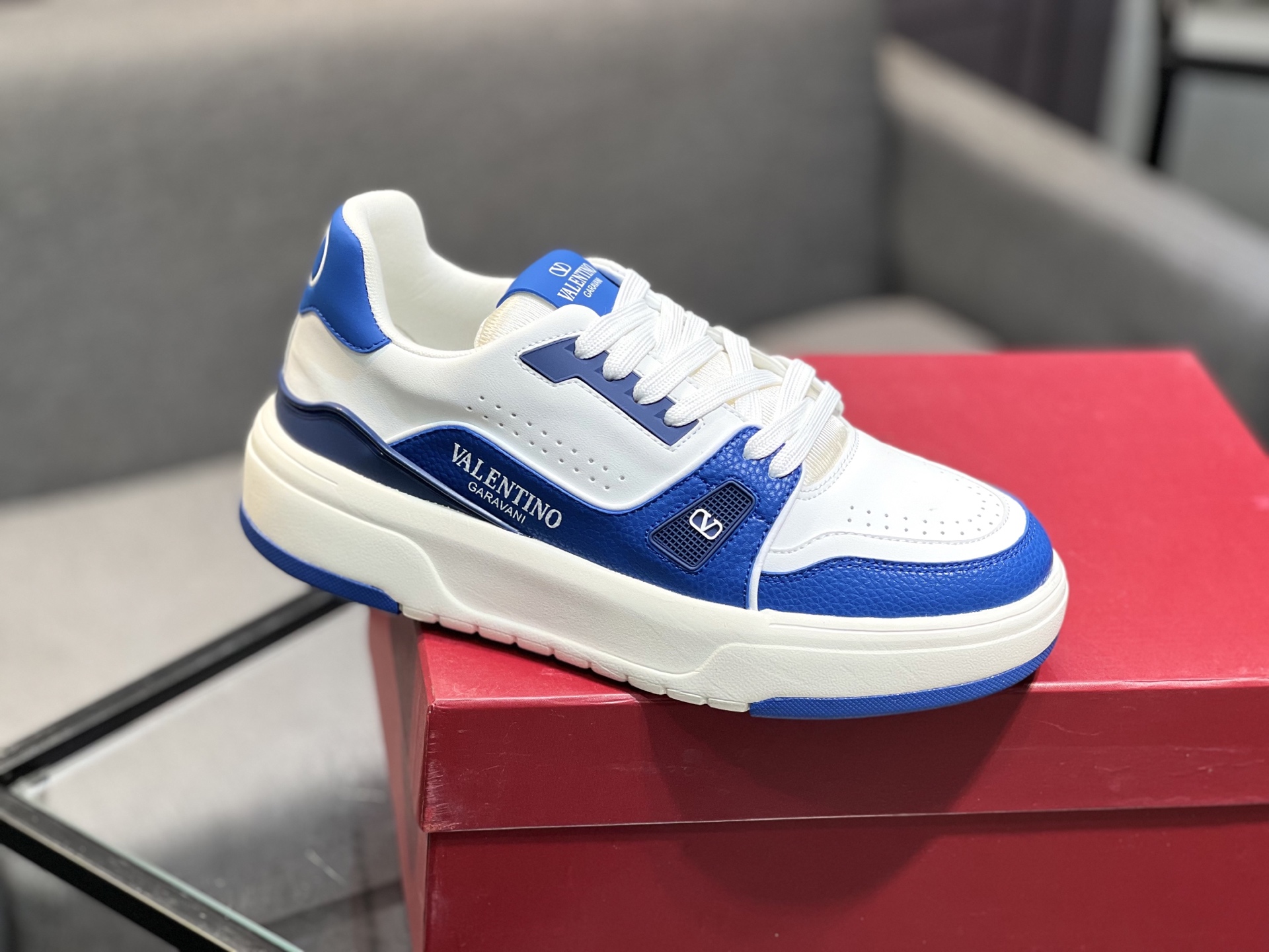 𝑽𝒂𝒍𝒆𝒏𝒕𝒊𝒏𝒐 Valentino 𝑶𝒏𝒆𝑺𝒕𝒖𝒅 Colección de zapatillas de deporte de pareja Valentino 2