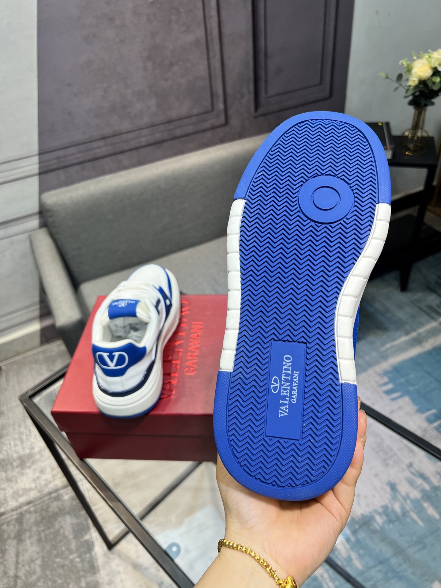 𝑽𝒂𝒍𝒆𝒏𝒕𝒊𝒏𝒐 Valentino 𝑶𝒏𝒆𝑺𝒕𝒖𝒅 Colección de zapatillas de deporte de pareja Valentino 2
