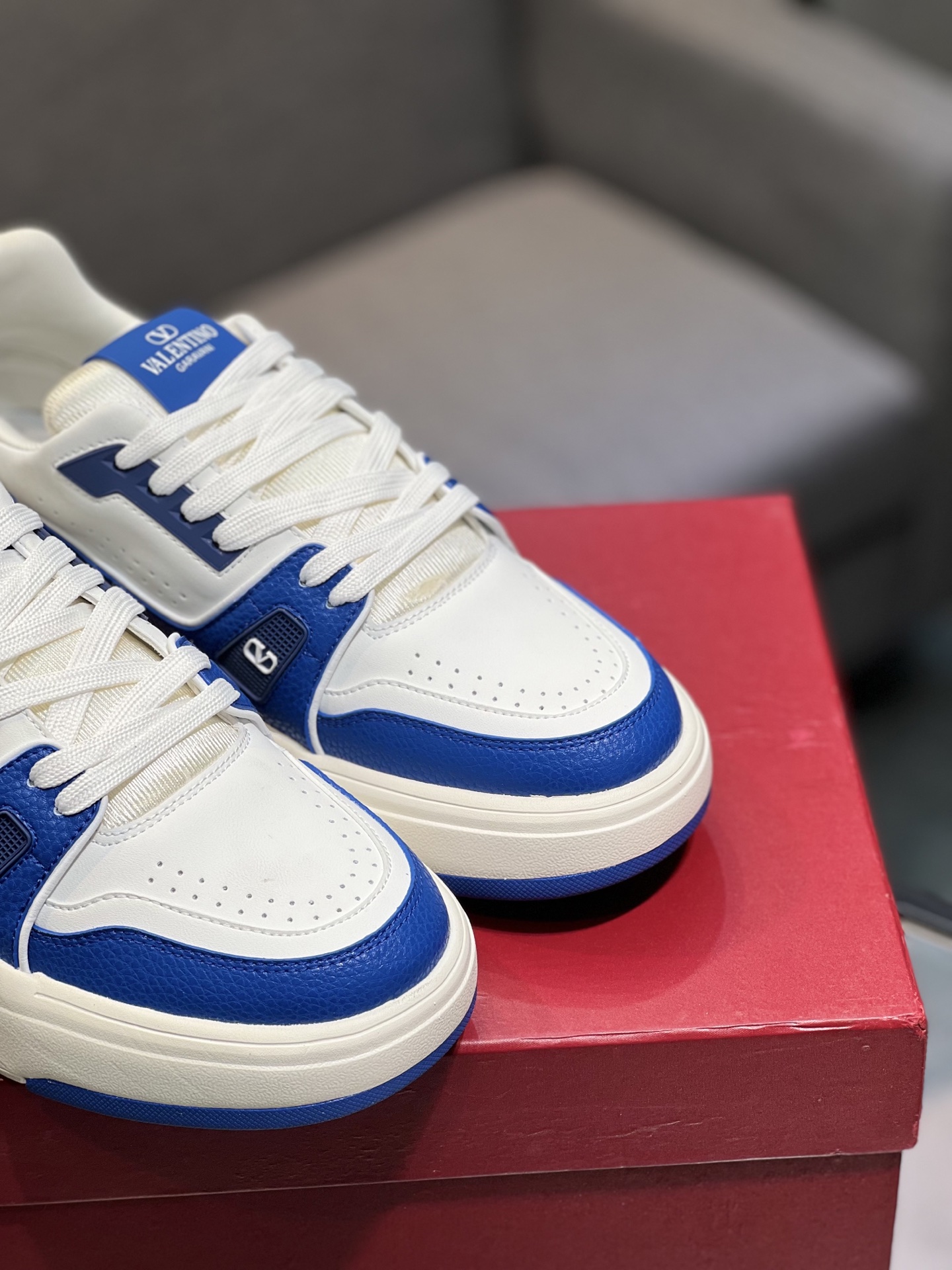 𝑽𝒂𝒍𝒆𝒏𝒕𝒊𝒏𝒐 Valentino 𝑶𝒏𝒆𝑺𝒕𝒖𝒅 Colección de zapatillas de deporte de pareja Valentino 2