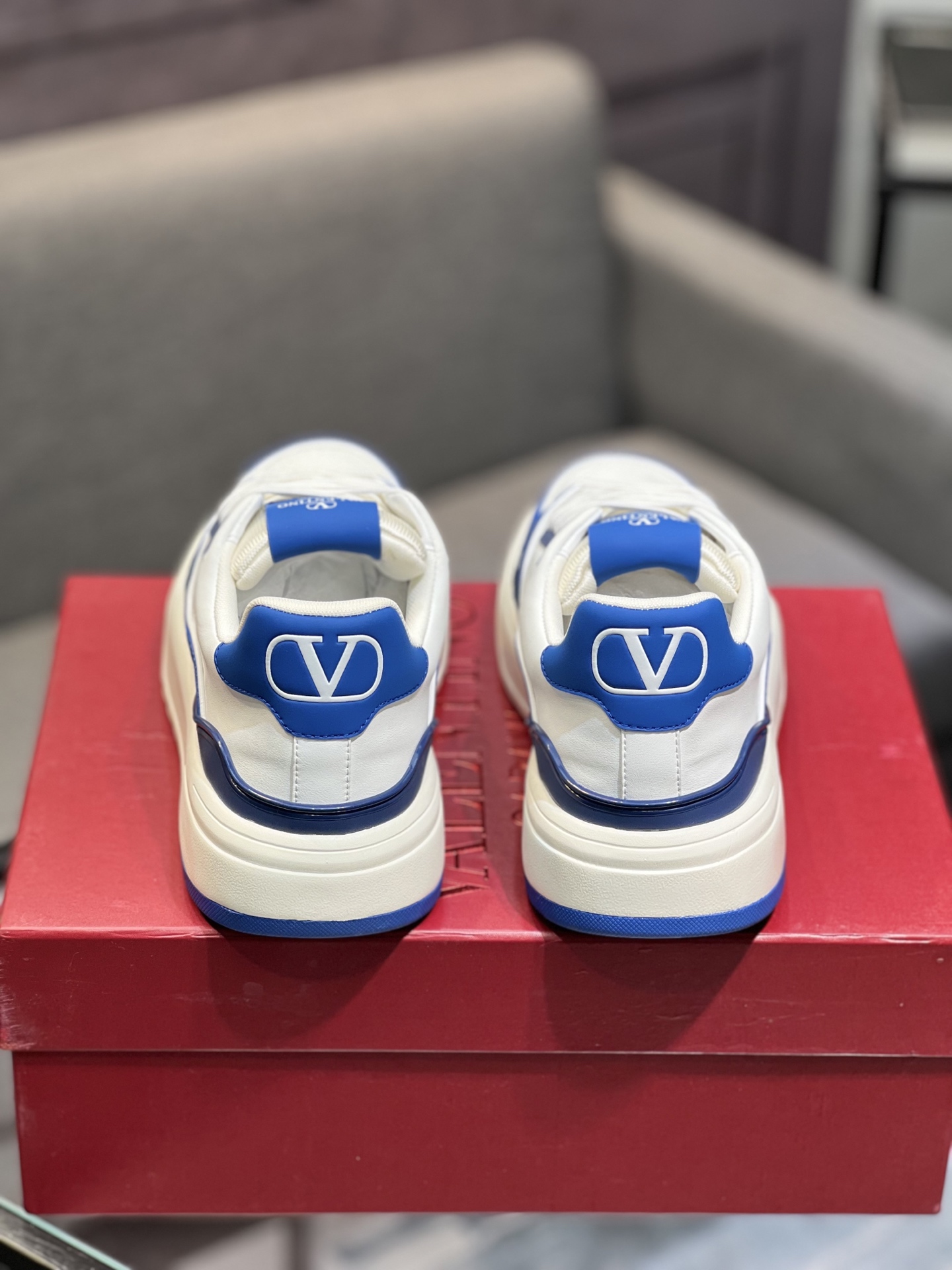 𝑽𝒂𝒍𝒆𝒏𝒕𝒊𝒏𝒐 Valentino 𝑶𝒏𝒆𝑺𝒕𝒖𝒅 Colección de zapatillas de deporte de pareja Valentino 2