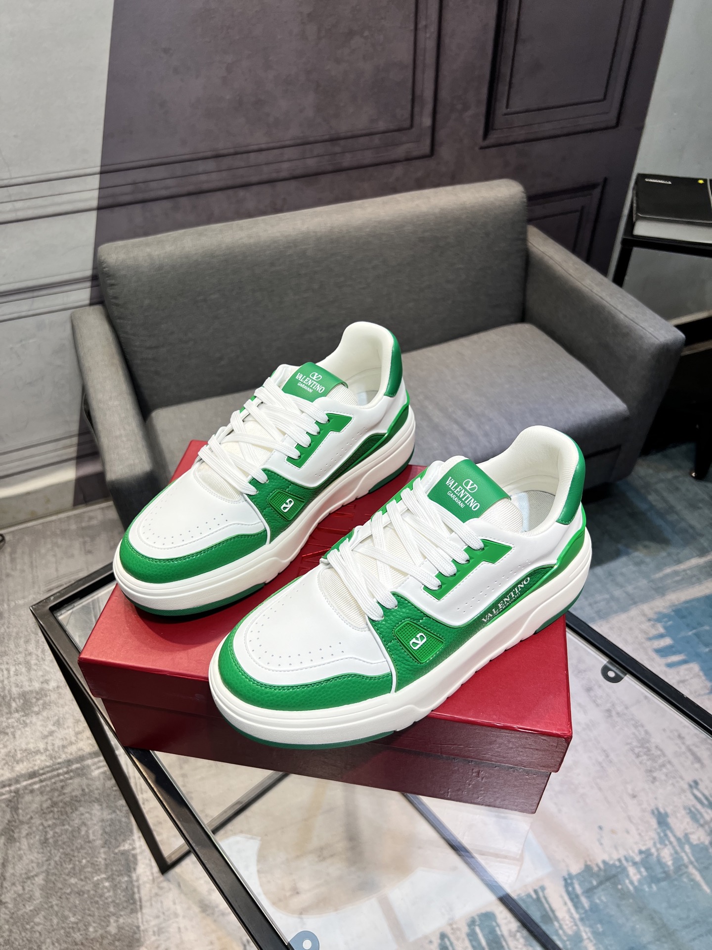 𝑽𝒂𝒍𝒆𝒏𝒕𝒊𝒏𝒐 Valentino 𝑶𝒏𝒆𝑺𝒕𝒖𝒅 Colección de zapatillas de deporte de pareja Valentino 2